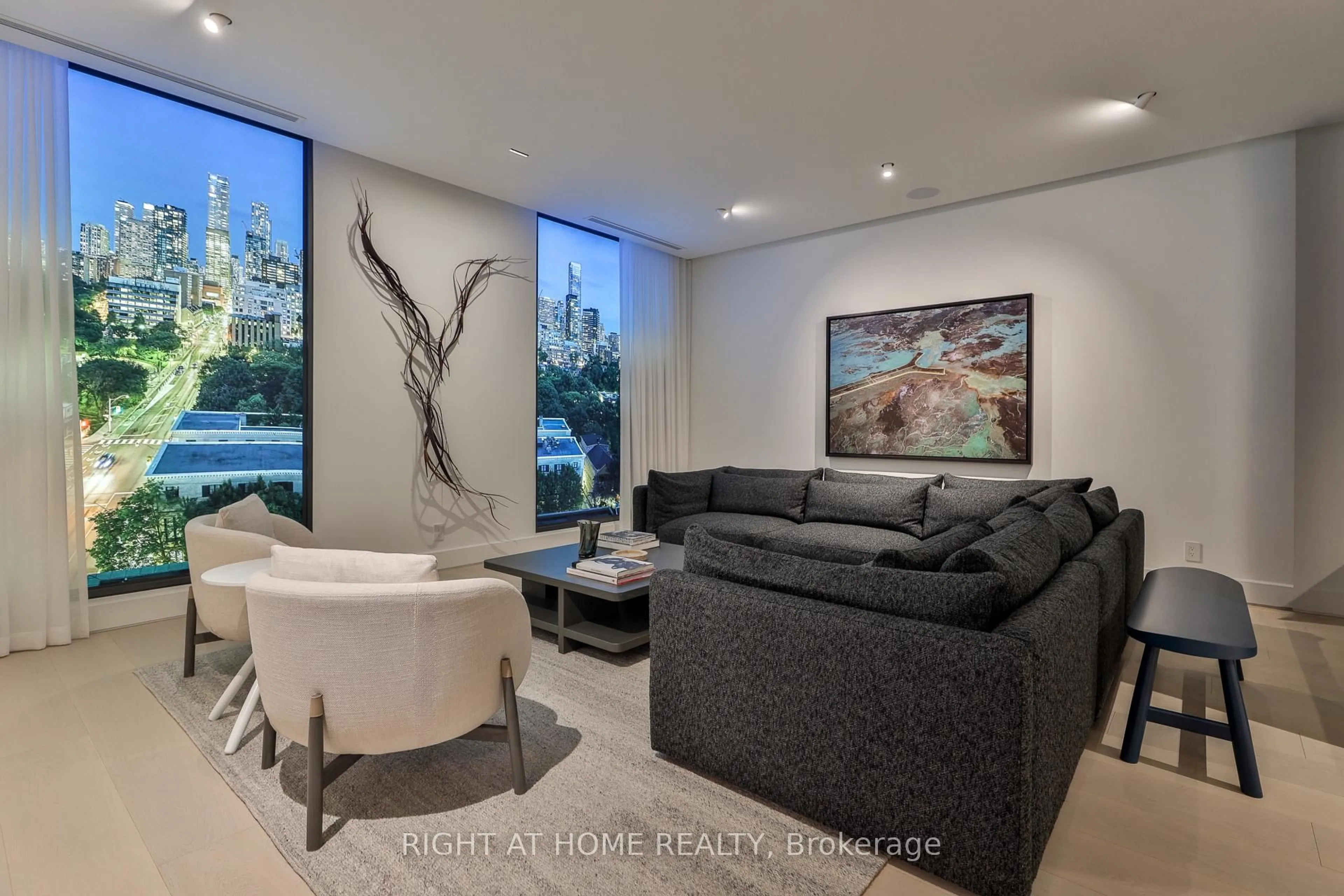 Living room with furniture, unknown for 1 Roxborough St #403, Toronto Ontario M4W 2L4