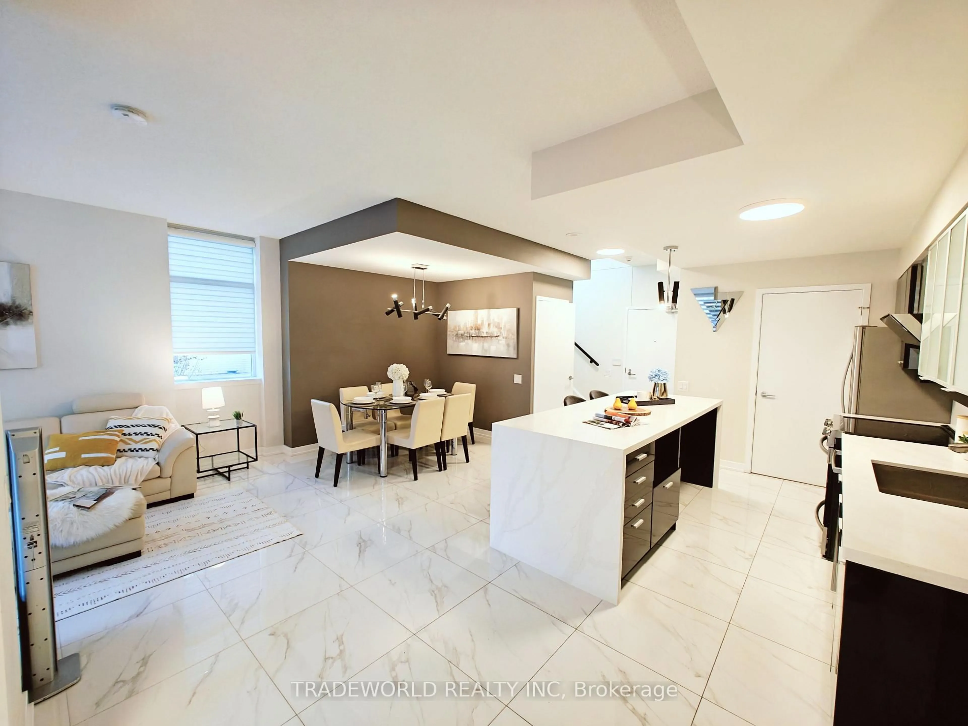 Open concept kitchen, ceramic/tile floor for 19 Singer Crt #Th10, Toronto Ontario M2K 0B2