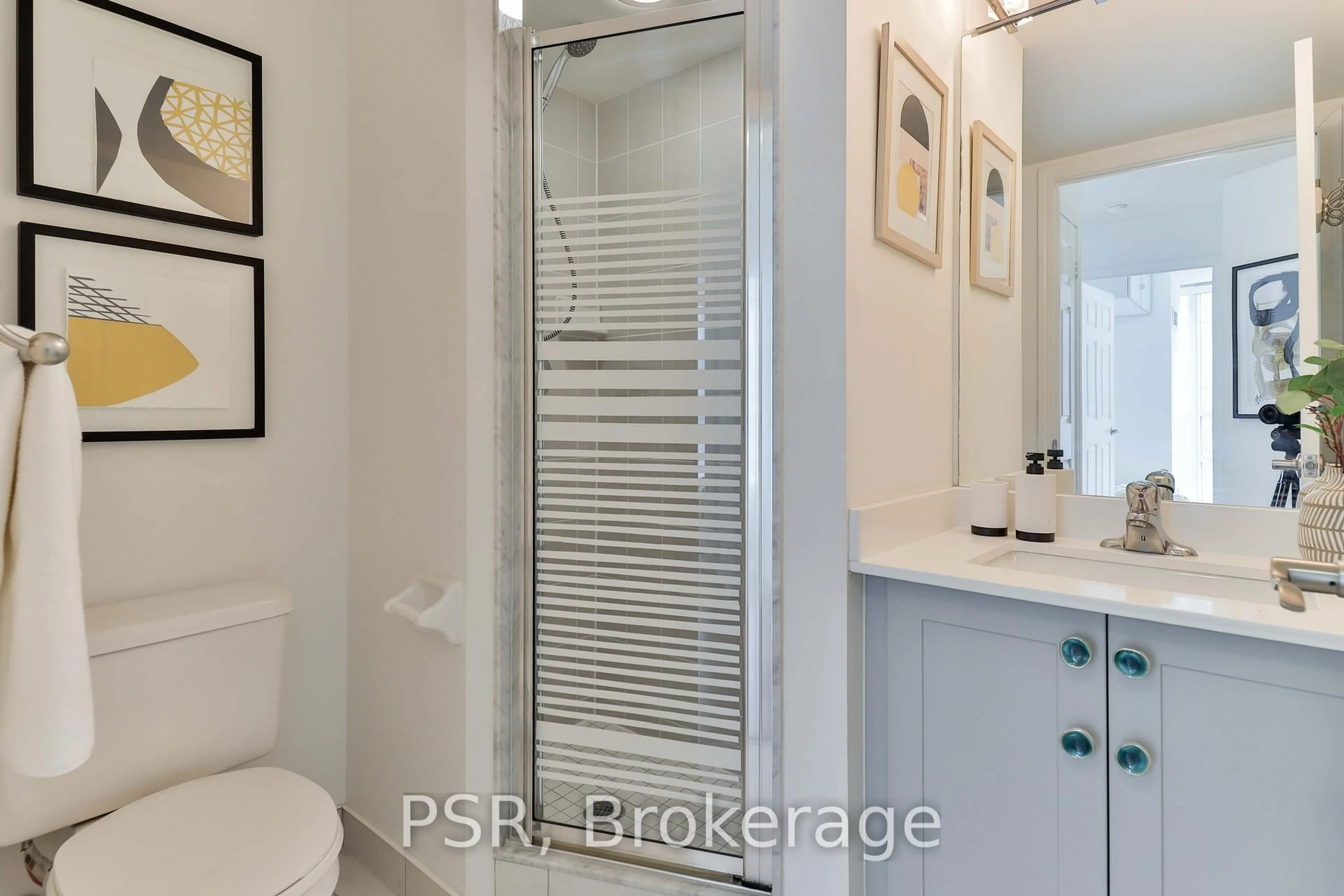 Standard bathroom, ceramic/tile floor for 30 Grand Trunk Cres #1602, Toronto Ontario M5J 3A4