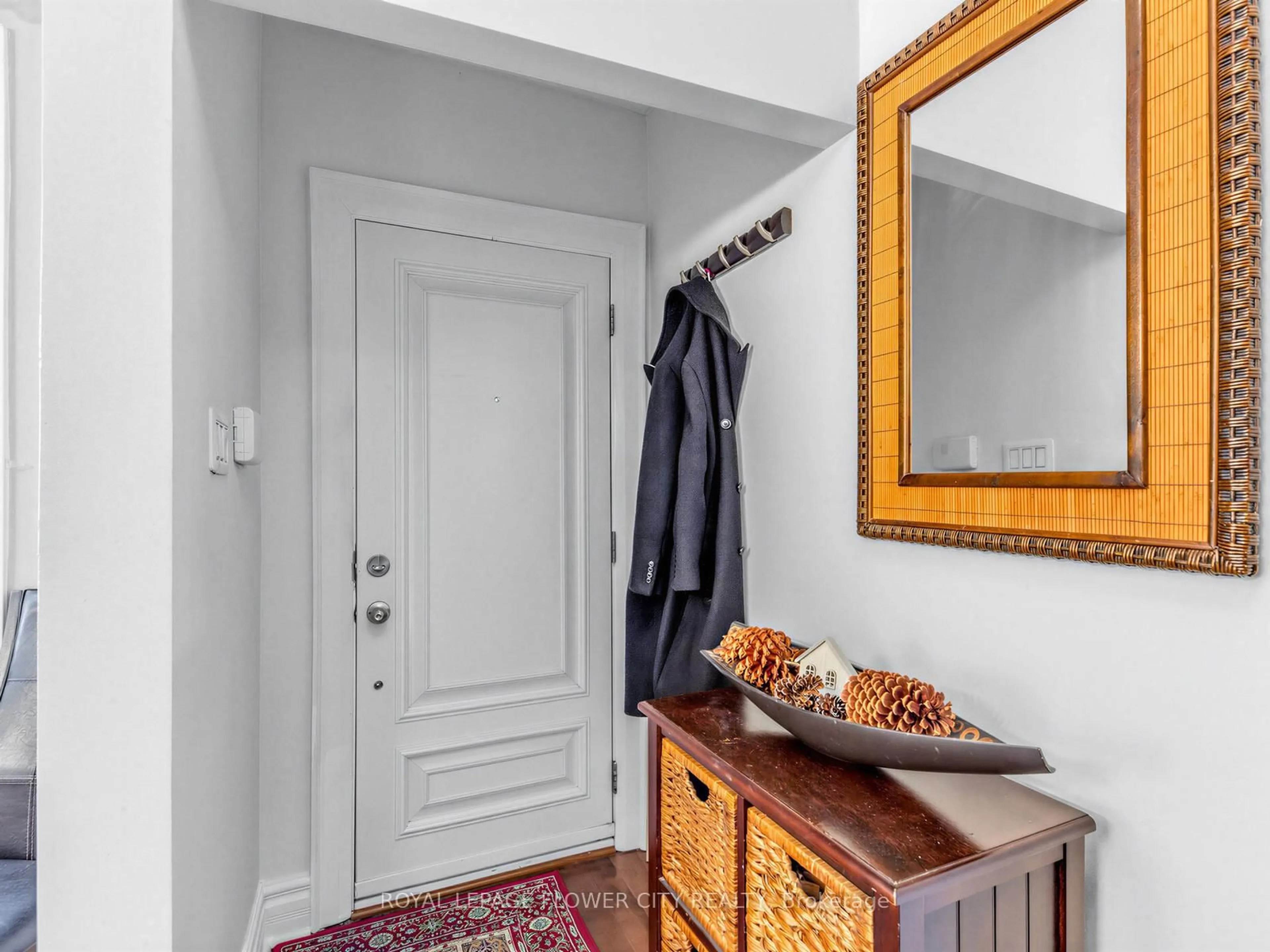 Indoor entryway for 489 Westmount Ave, Toronto Ontario M6E 3N6