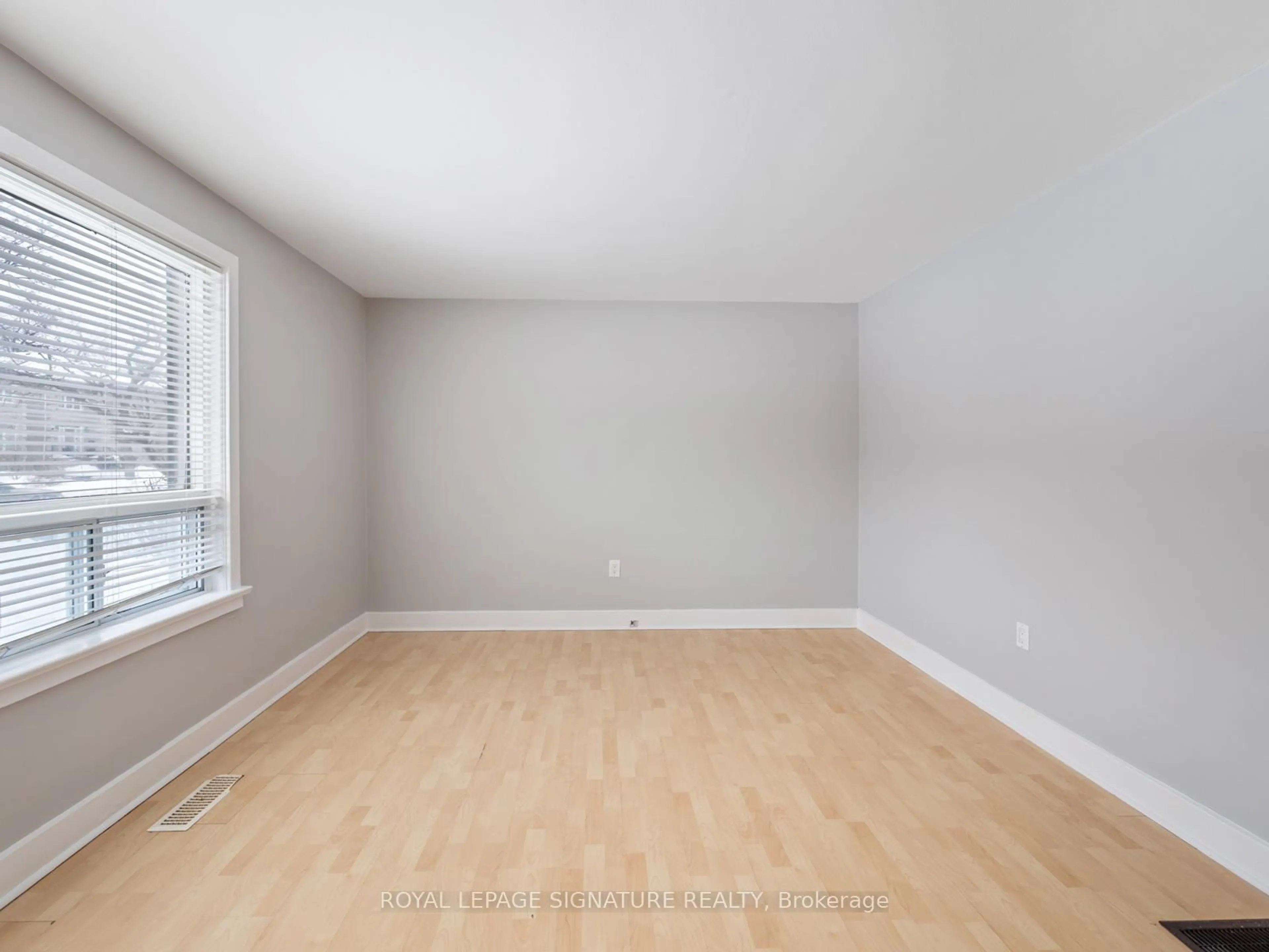 A pic of a room for 27 King High Ave, Toronto Ontario M3H 3A8