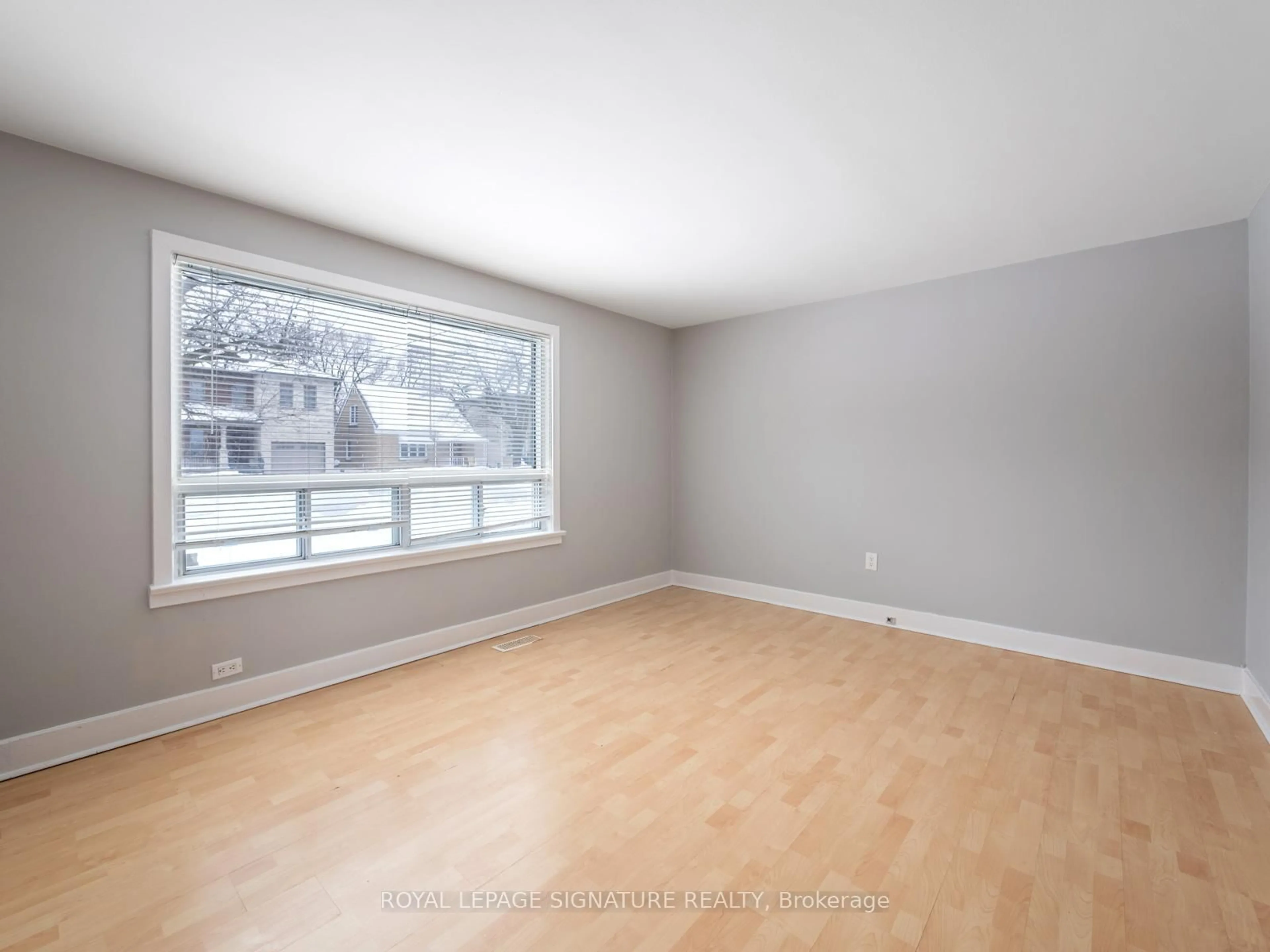 A pic of a room for 27 King High Ave, Toronto Ontario M3H 3A8