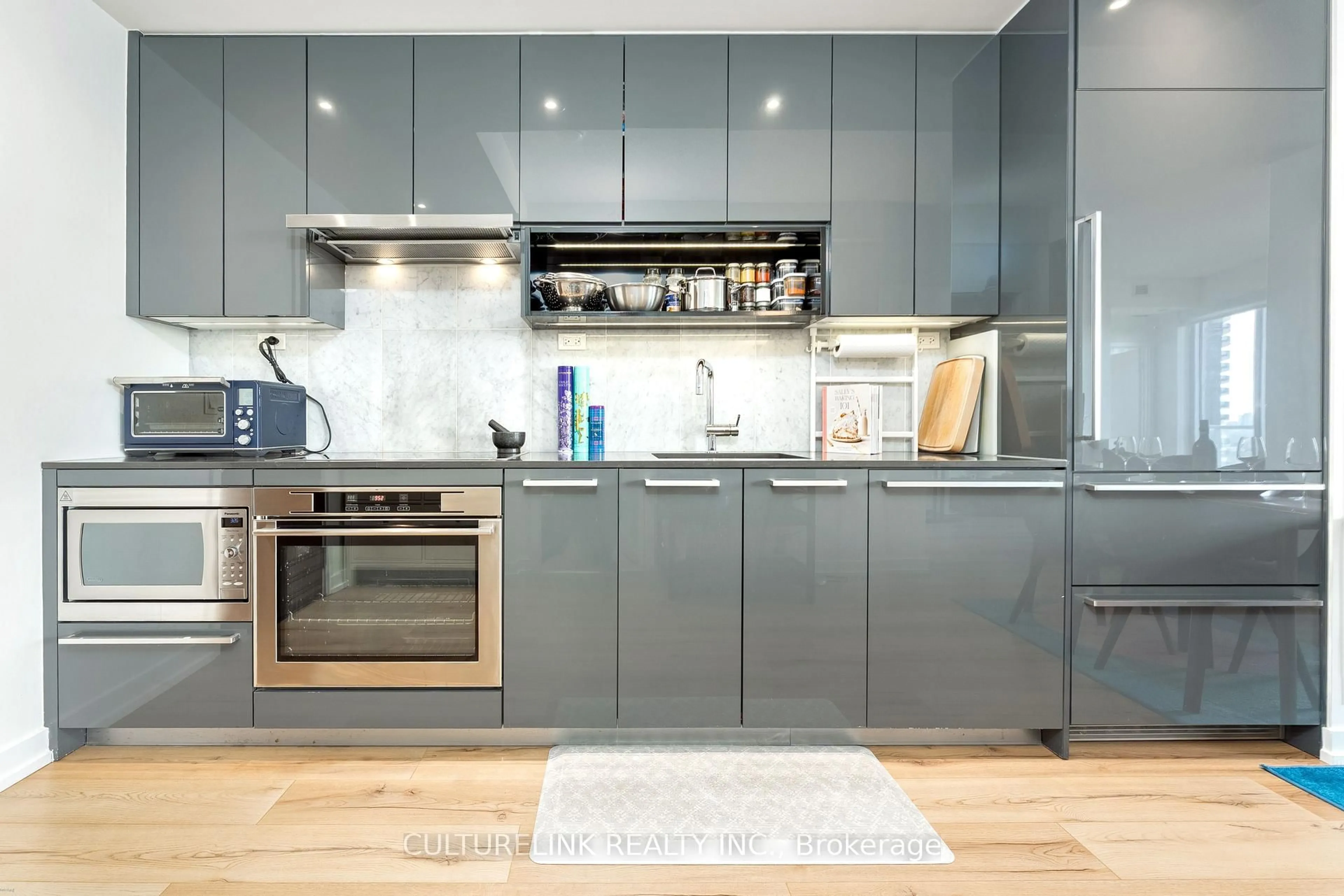 Contemporary kitchen, unknown for 117 McMahon Dr #2008, Toronto Ontario M2K 0E4