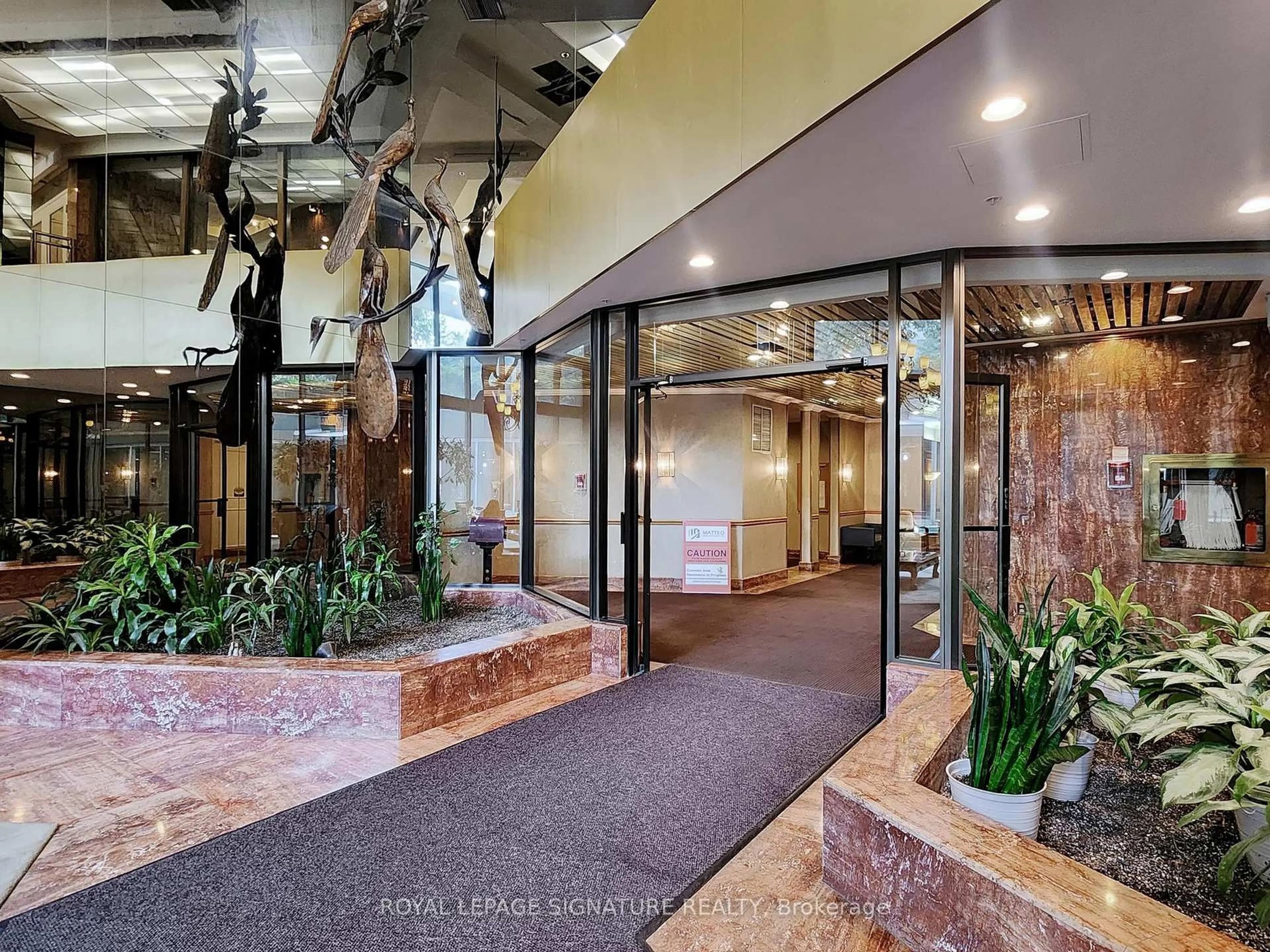 Indoor foyer for 85 Skymark Dr #1001, Toronto Ontario M2H 3P2