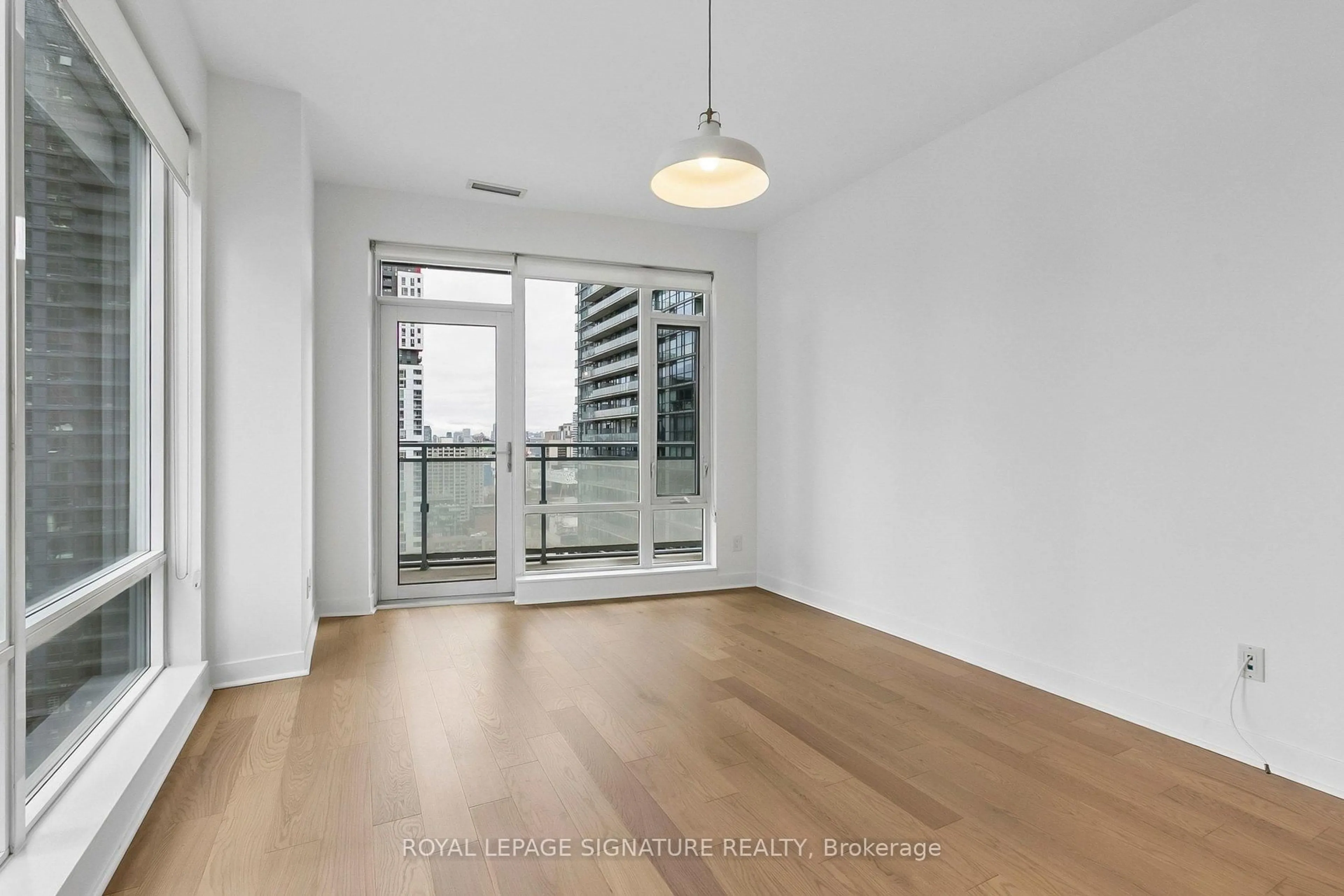 Unknown for 21 Widmer St #2202, Toronto Ontario M5V 0B8