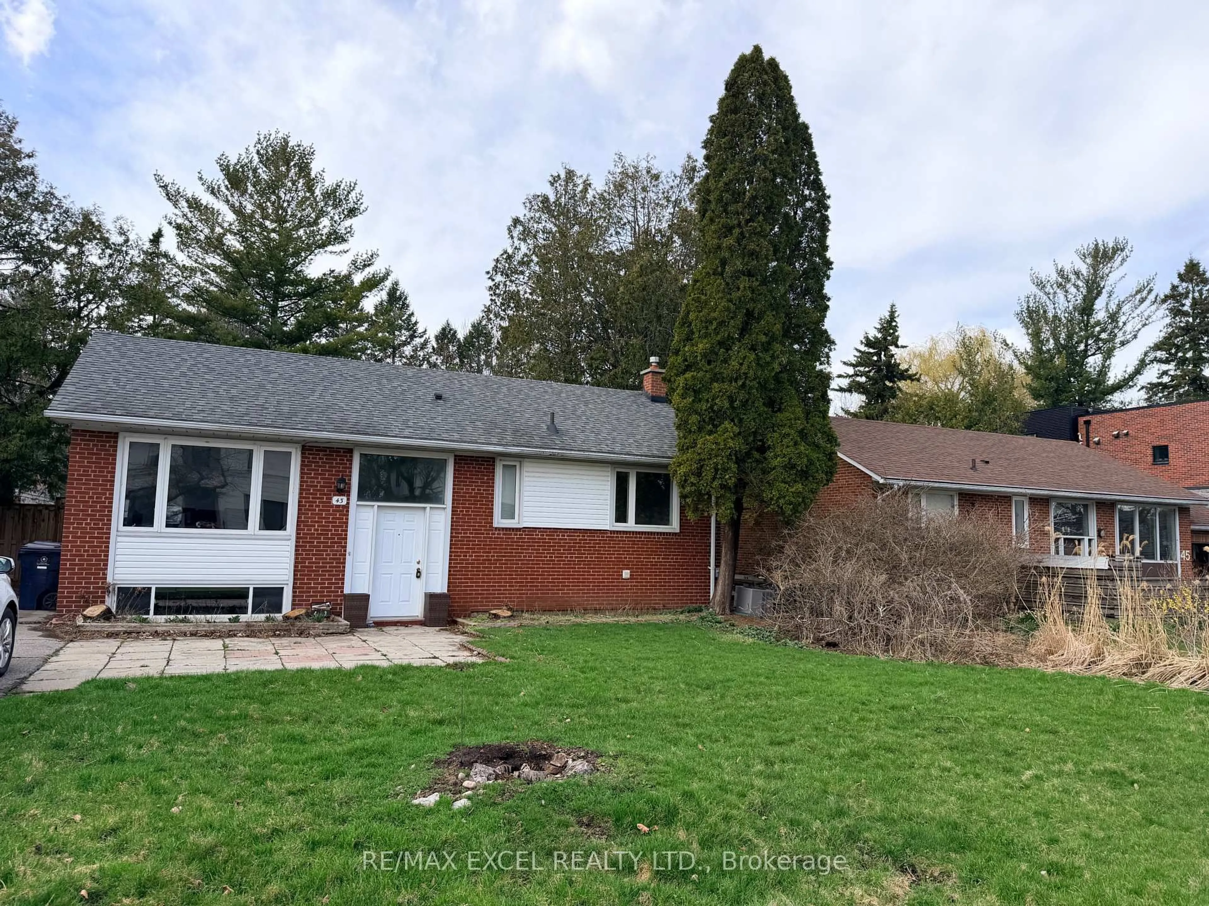 Unknown for 43 Hemford Cres, Toronto Ontario M3B 2S4