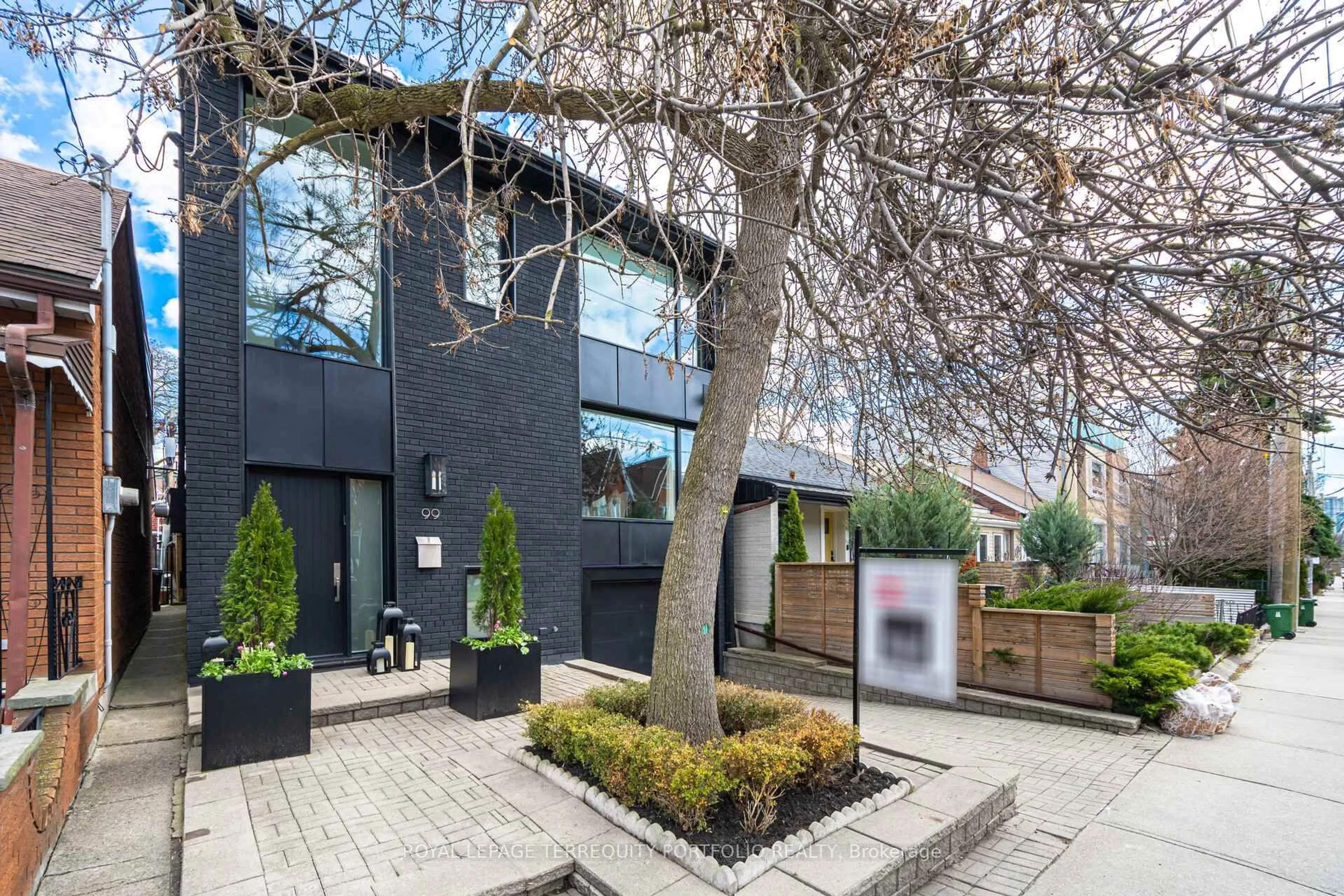 Unknown for 99 Claremont St, Toronto Ontario M6J 2M7