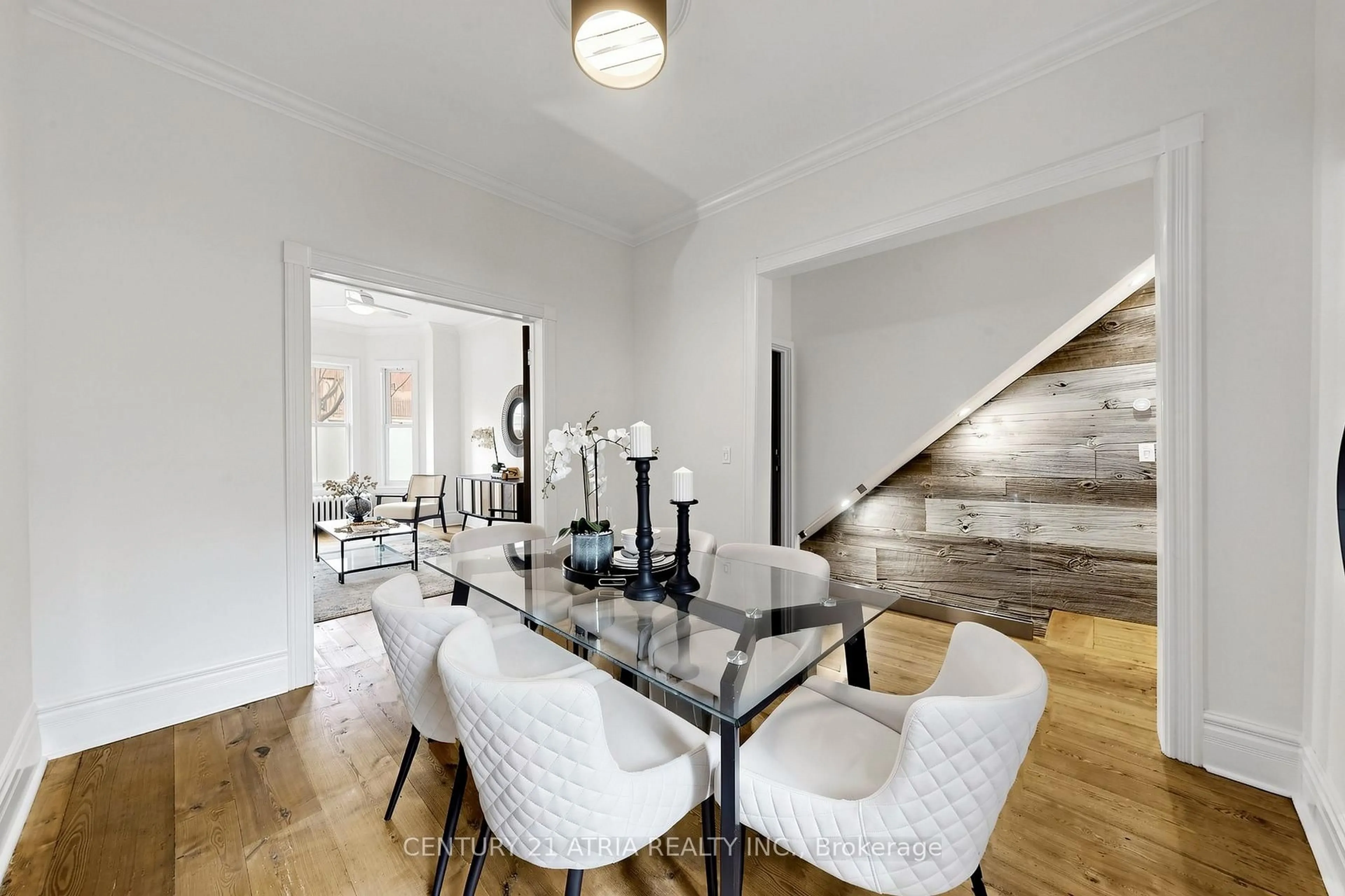 Dining room, unknown for 106 Oxford St, Toronto Ontario M5T 1P3