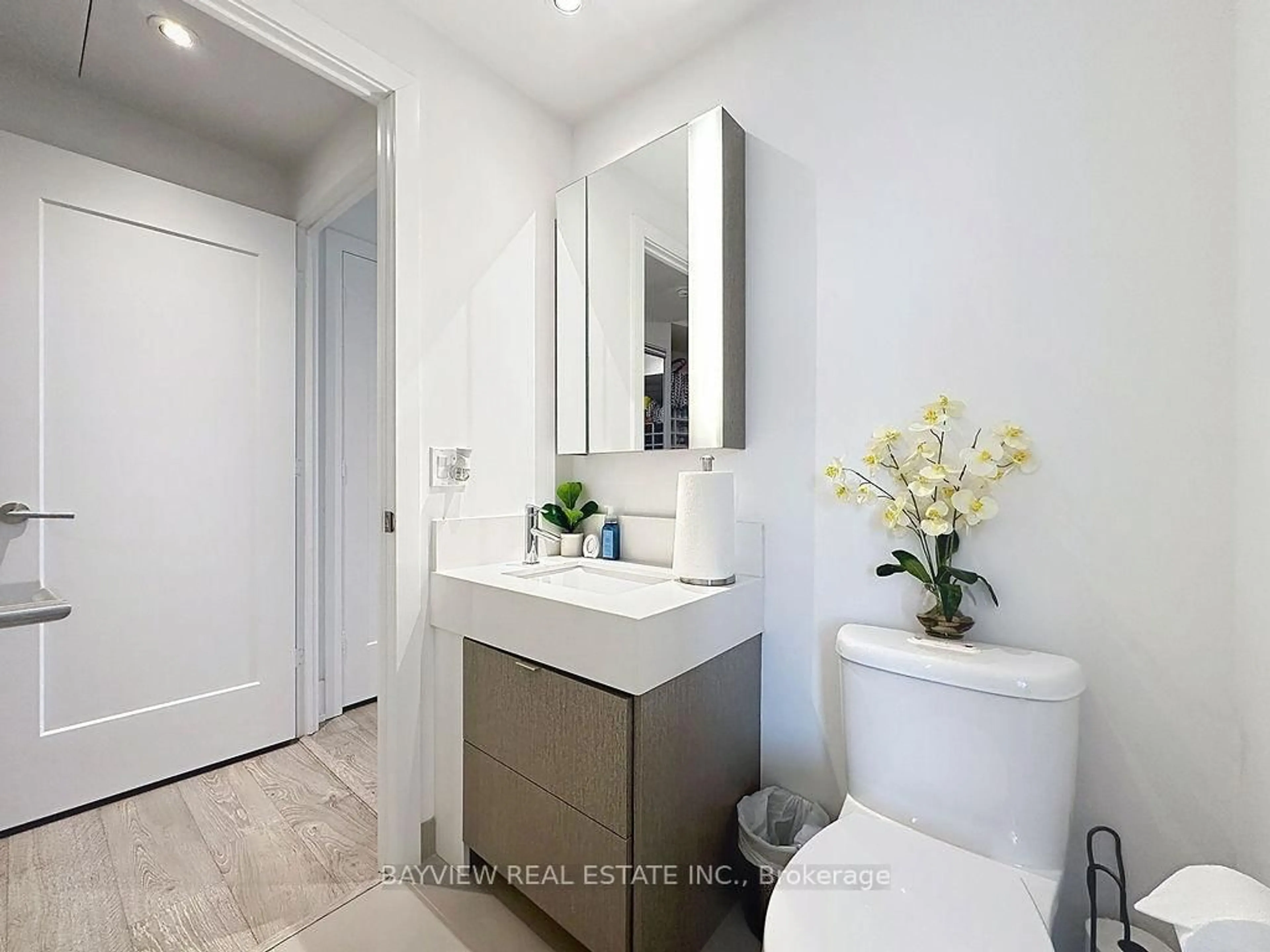 Contemporary bathroom, ceramic/tile floor for 10 York St #4110, Toronto Ontario M5J 2Z2