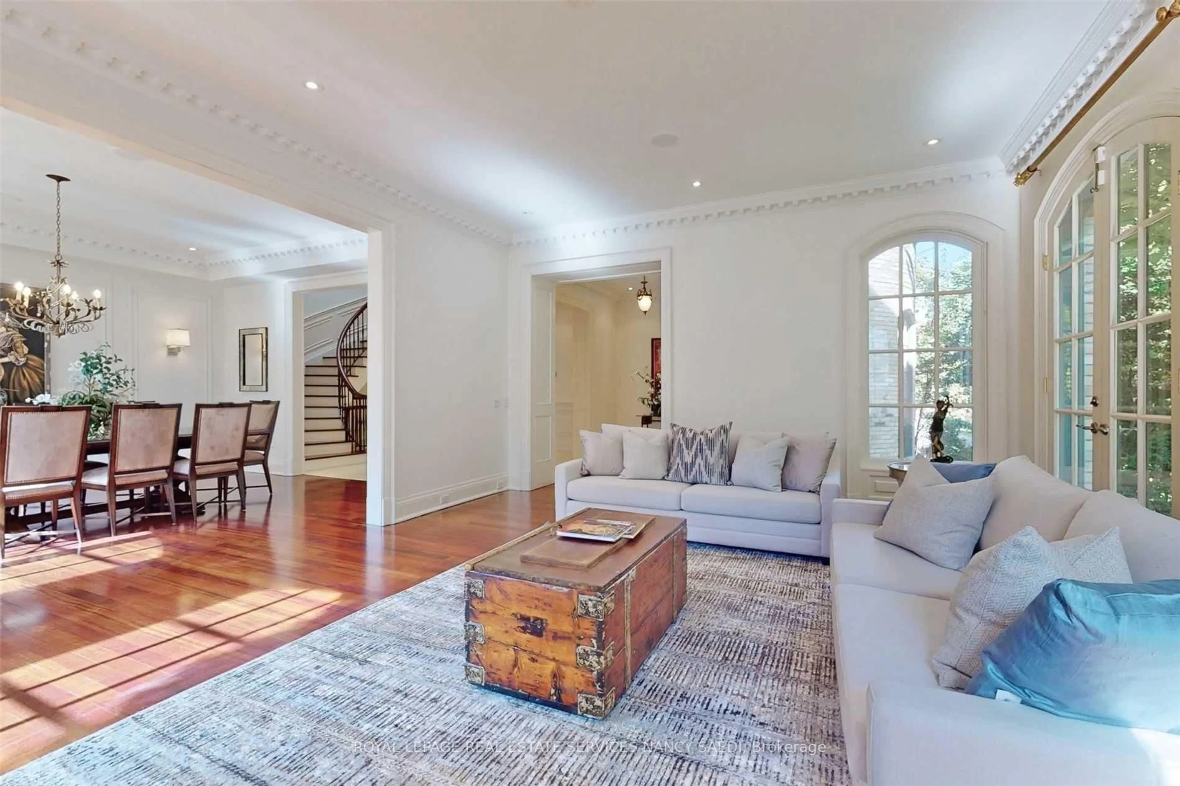 Living room with furniture, unknown for 10 Blyth Dale Rd, Toronto Ontario M2N 3M2