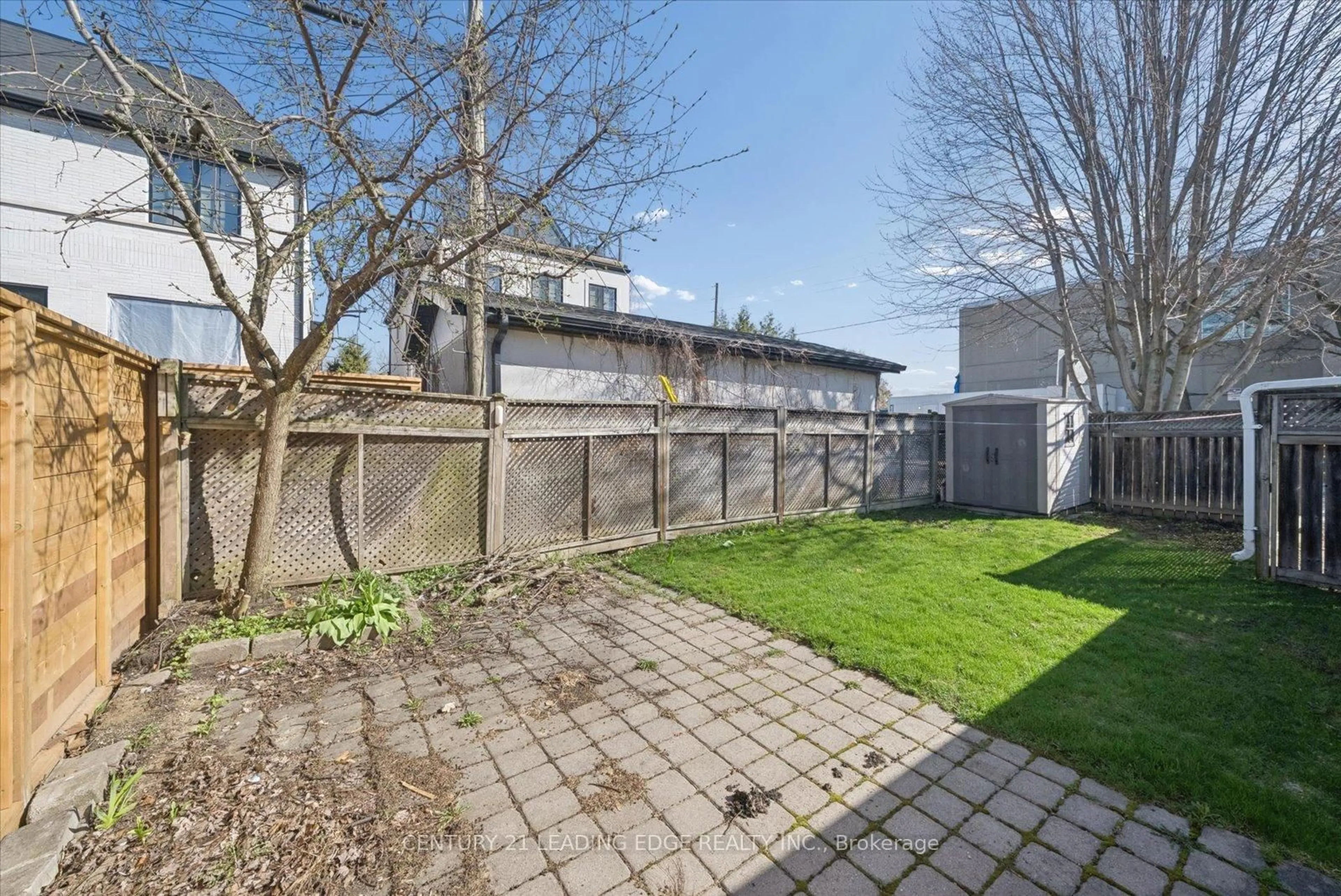 A pic from outside/outdoor area/front of a property/back of a property/a pic from drone, street for 490 Arlington Ave, Toronto Ontario M6C 3A2