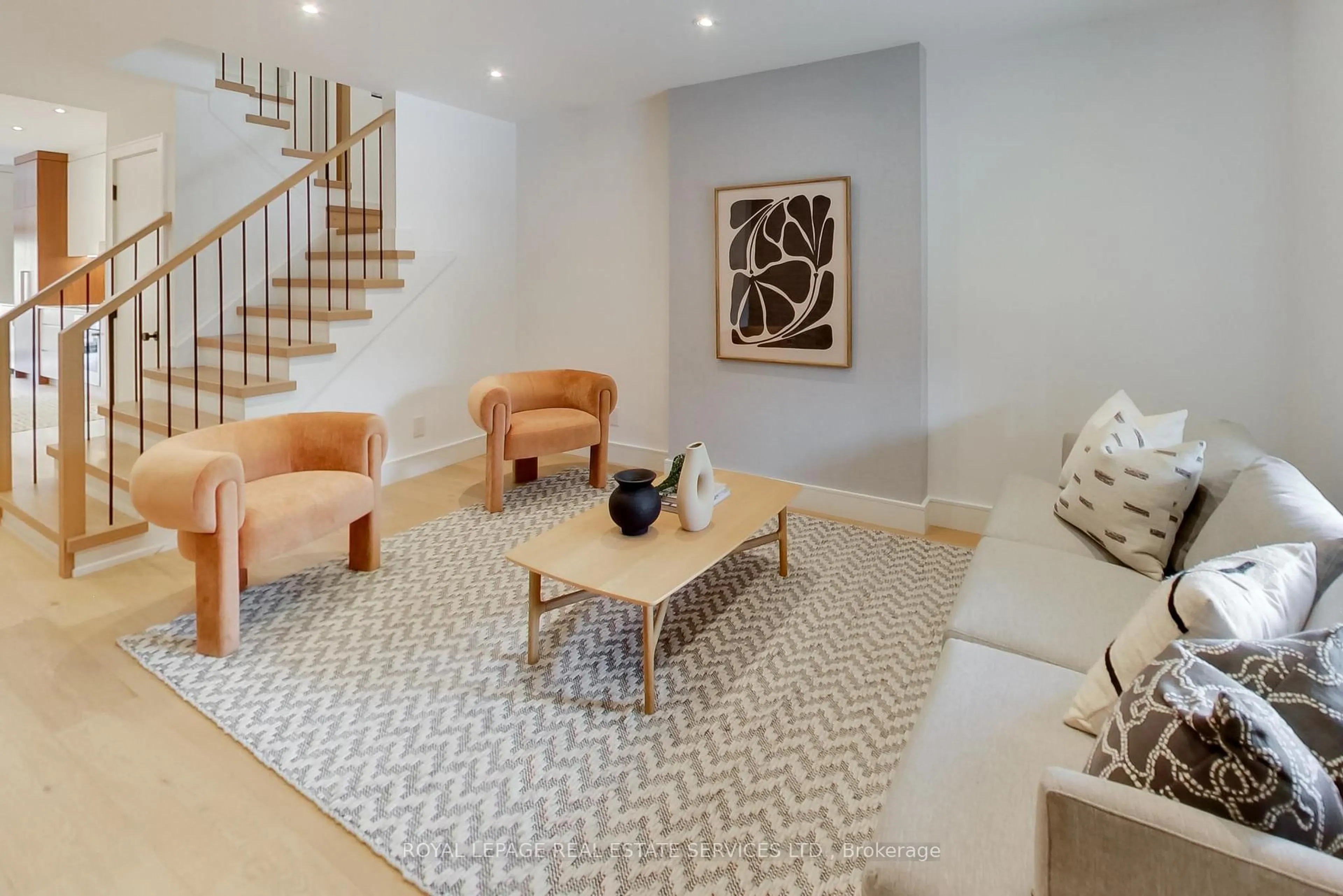 Living room with furniture, unknown for 227 Howland Ave, Toronto Ontario M5R 3B7