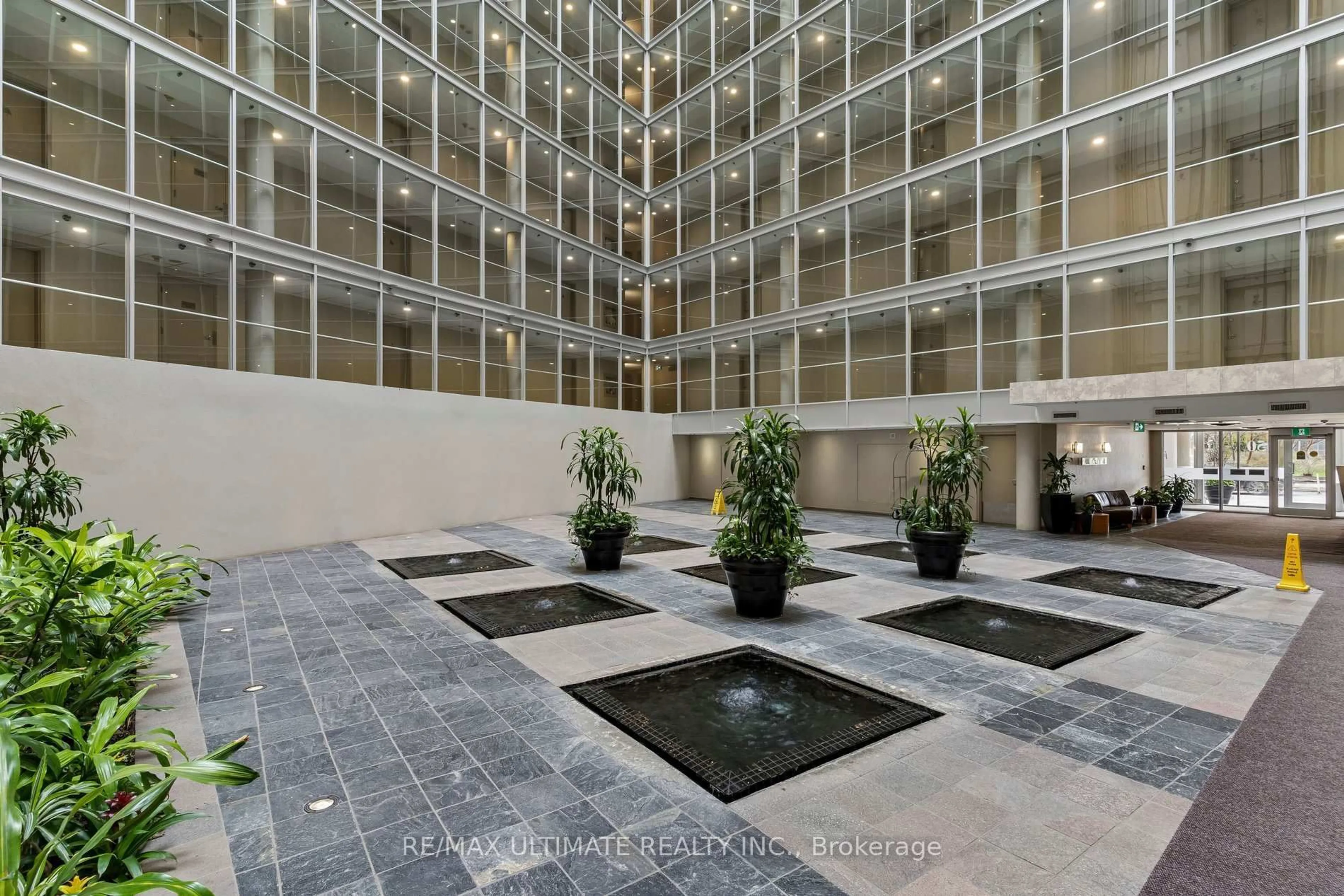 Indoor foyer for 650 Queens Quay #1216, Toronto Ontario M5V 3N2