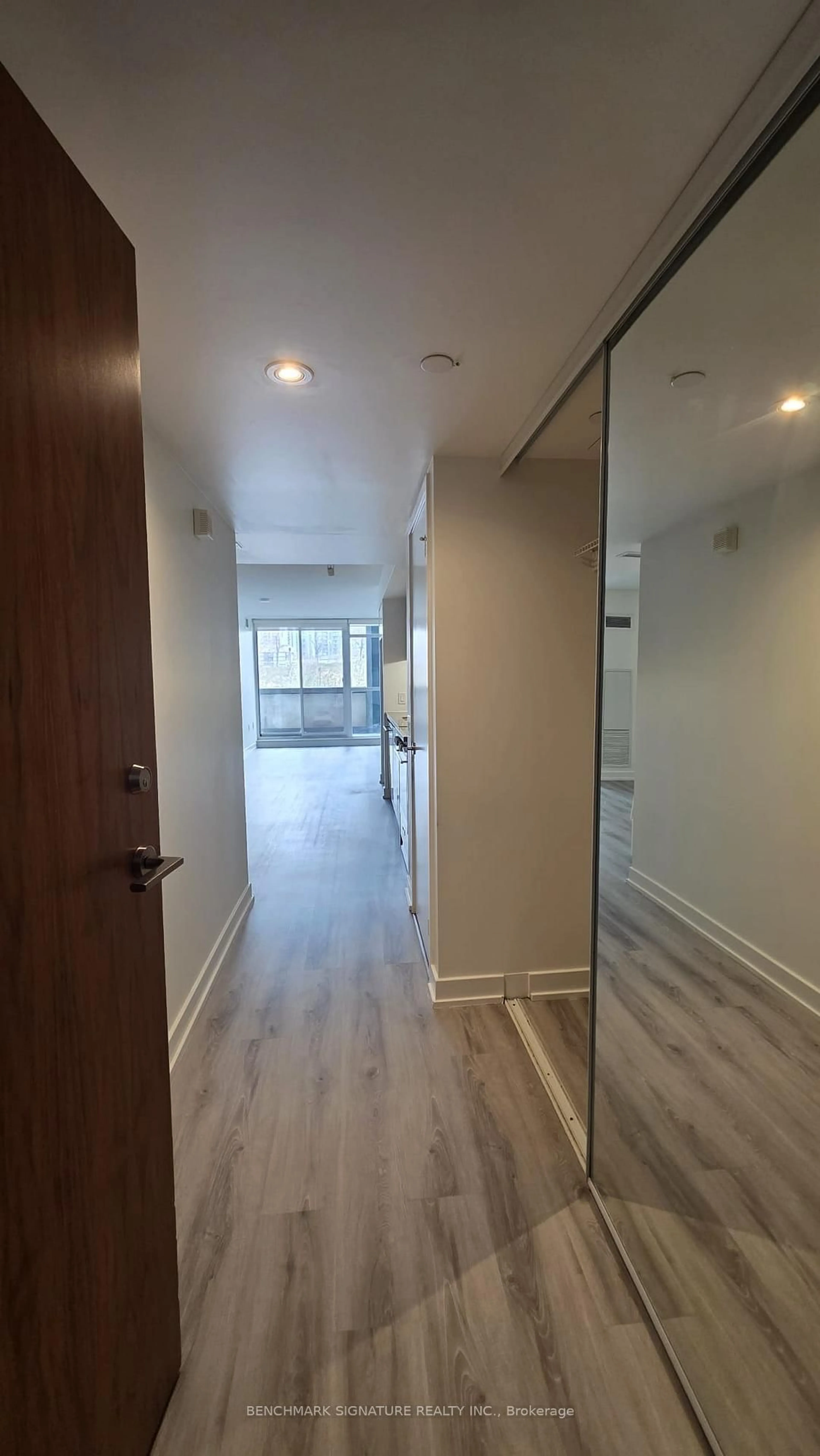 Indoor foyer for 75 Queens Wharf Rd #205, Toronto Ontario M5V 0J8