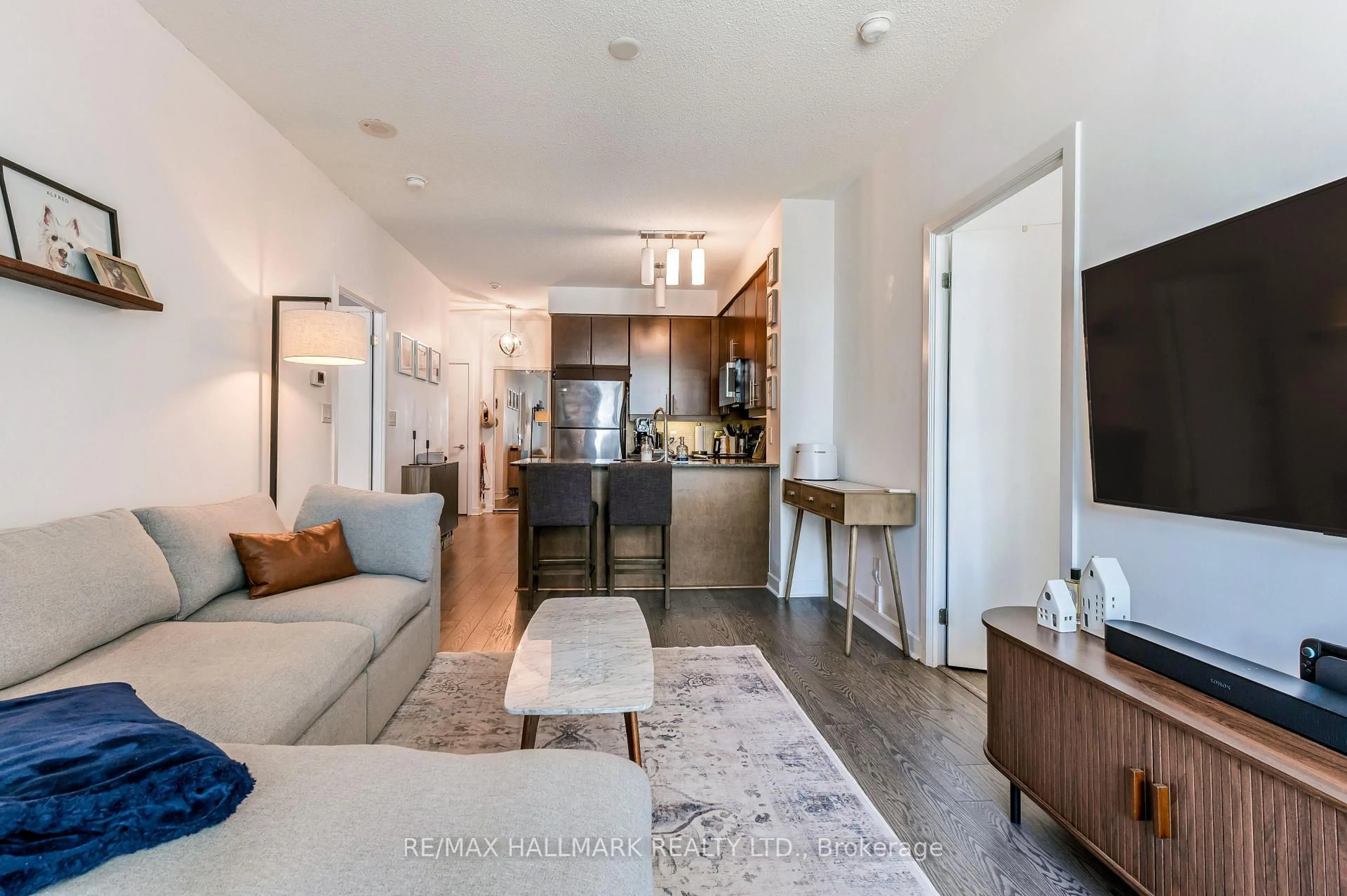 Living room with furniture, unknown for 18 Harbour St #2211, Toronto Ontario M6J 2Z6