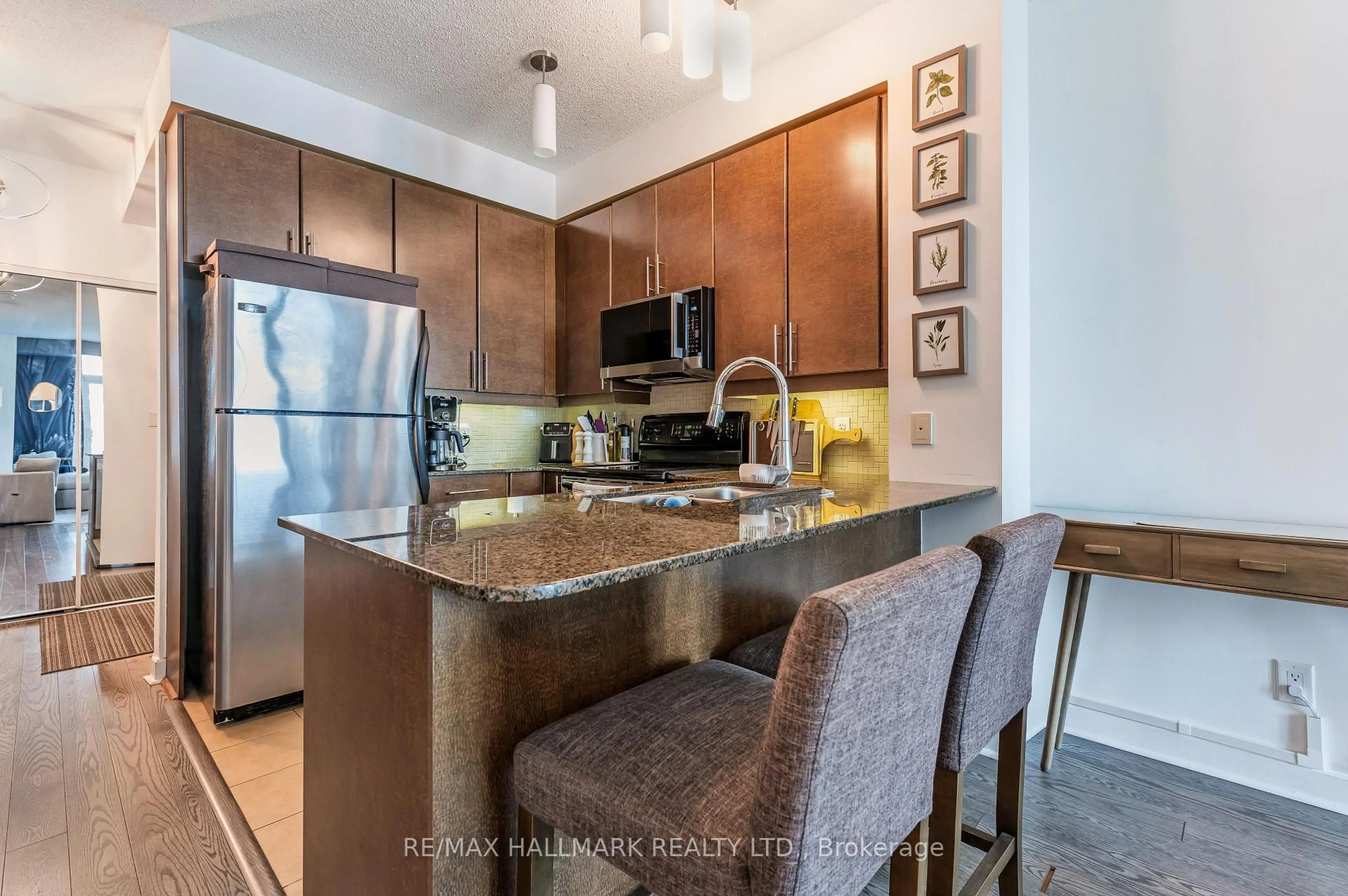 Open concept kitchen, unknown for 18 Harbour St #2211, Toronto Ontario M6J 2Z6