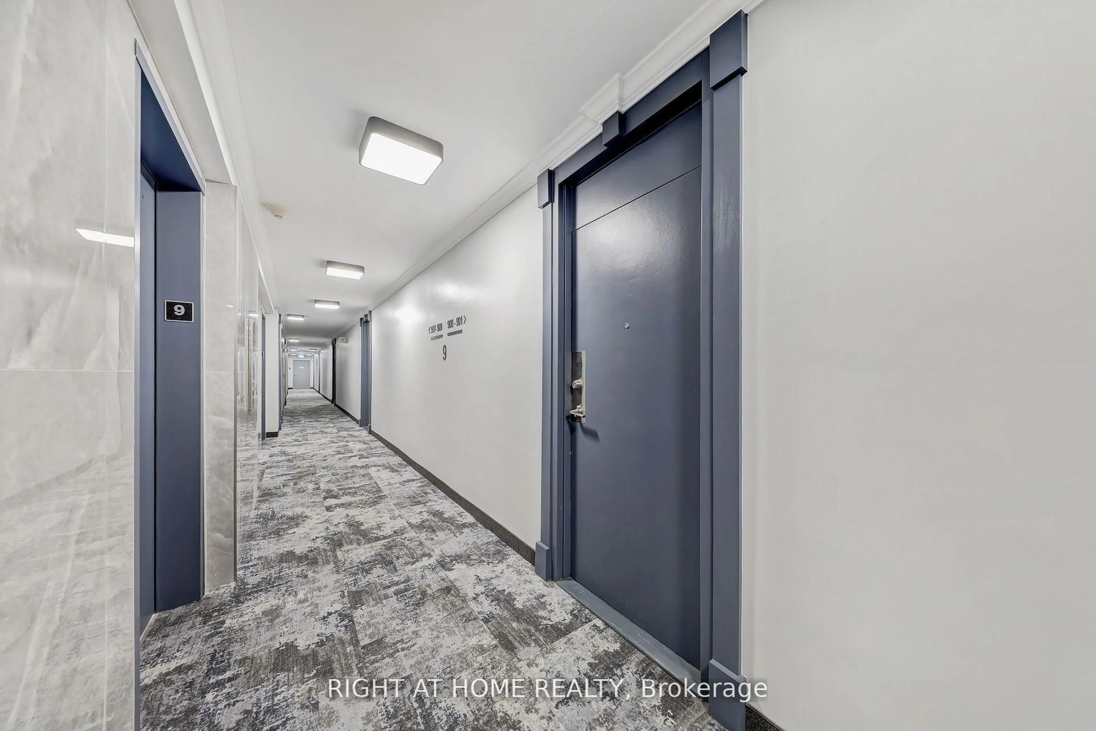 Indoor foyer for 40 Homewood Ave #908, Toronto Ontario M4Y 2K2