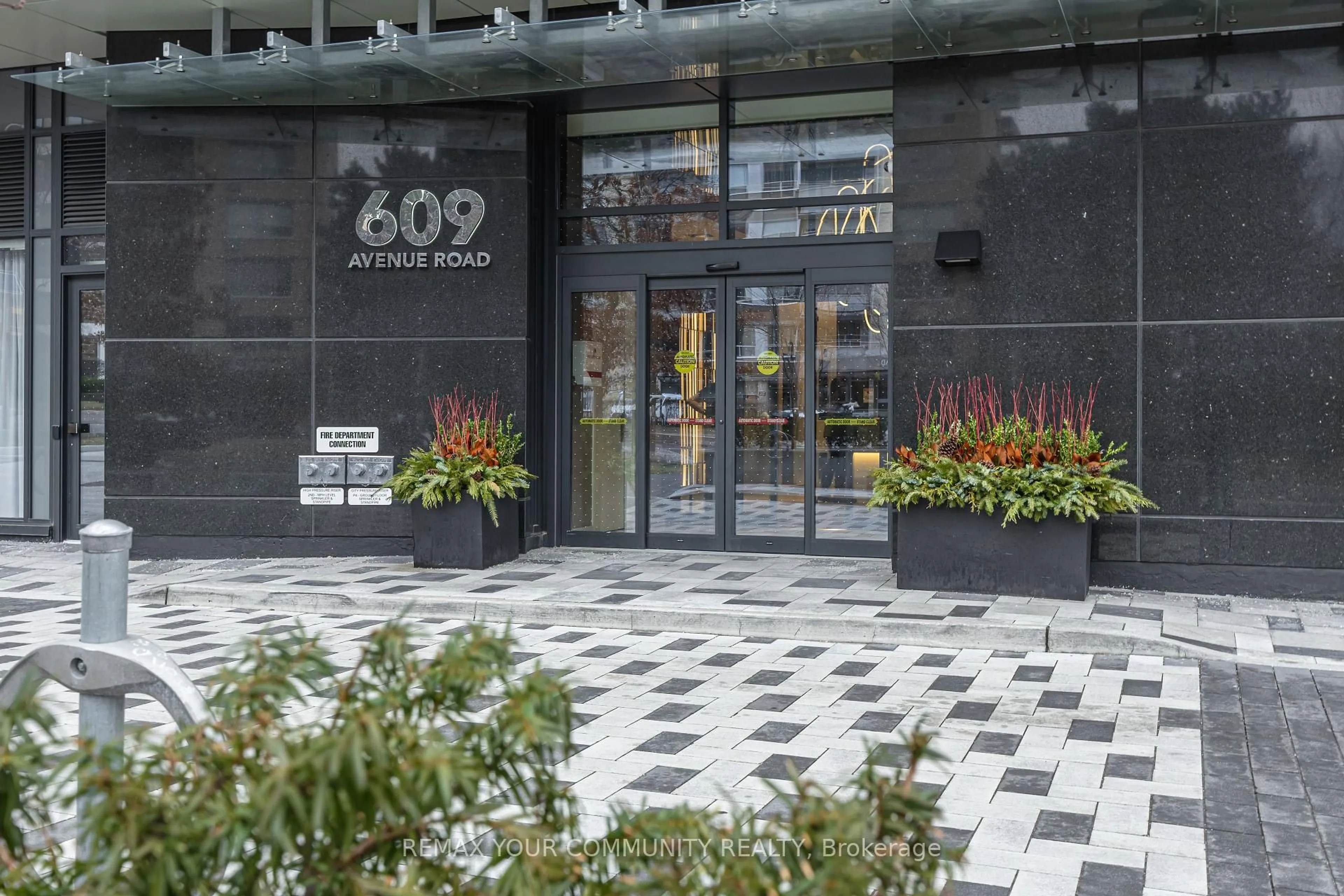 Lobby for 609 Avenue Rd #201, Toronto Ontario M4V 0B1