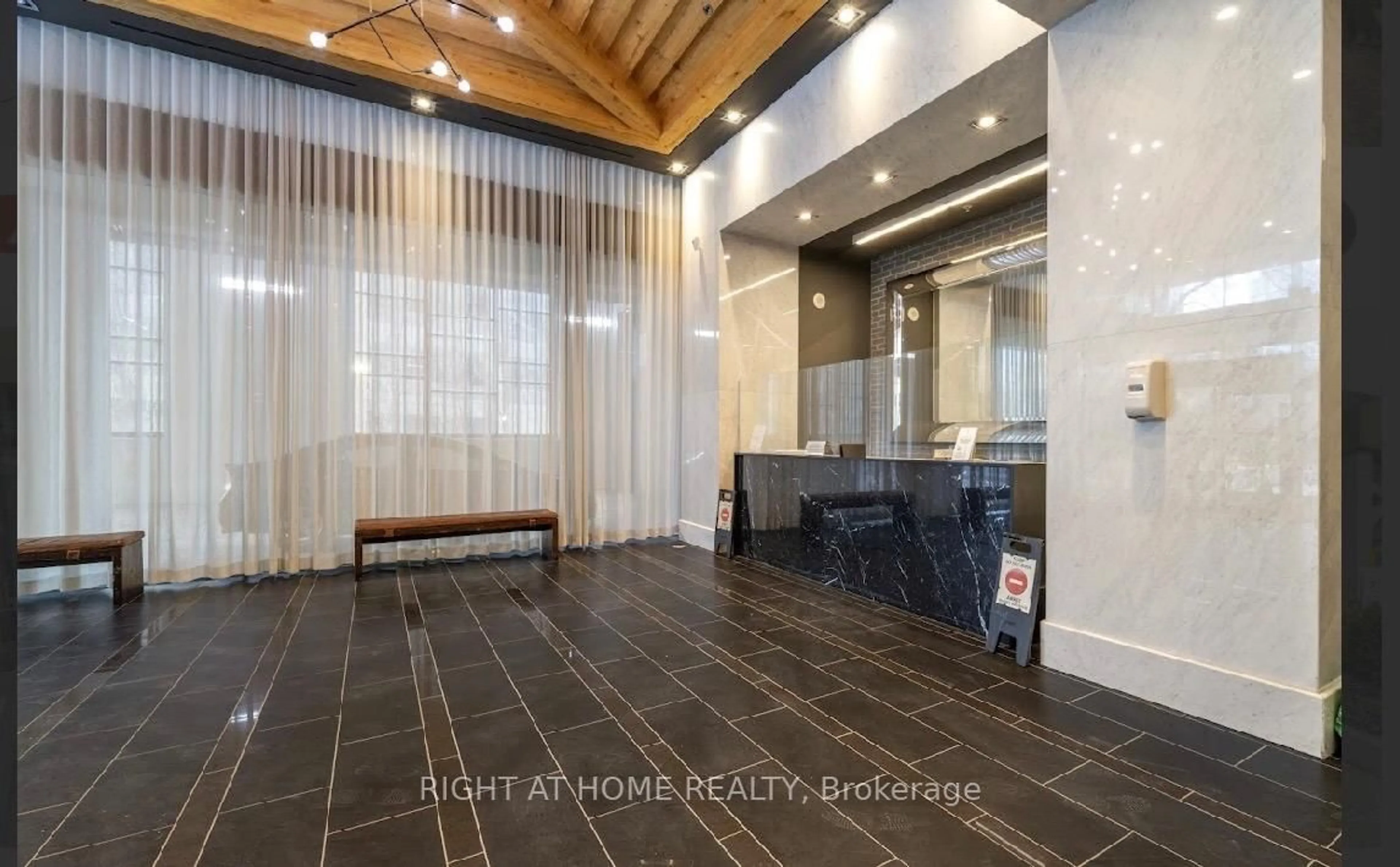 Lobby for 210 SIMCOE St #2011, Toronto Ontario M5T 0A9