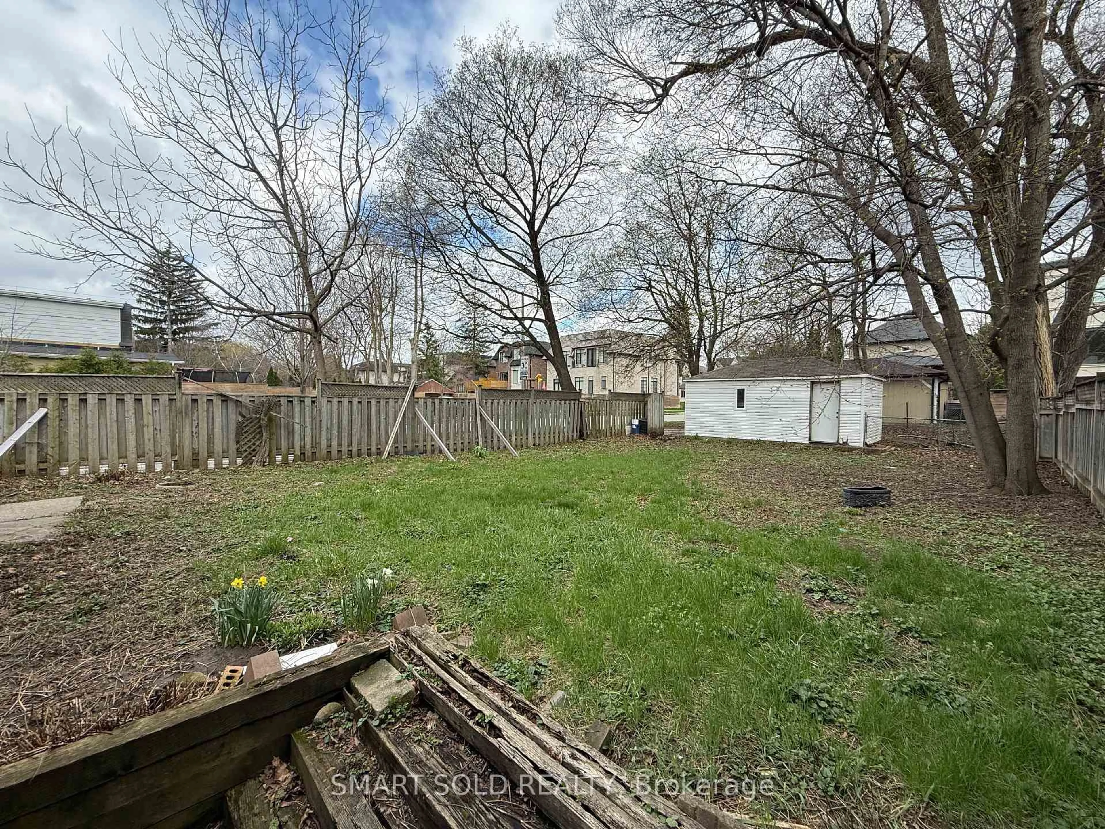 Unknown for 204 Cameron Ave, Toronto Ontario M2N 1E5