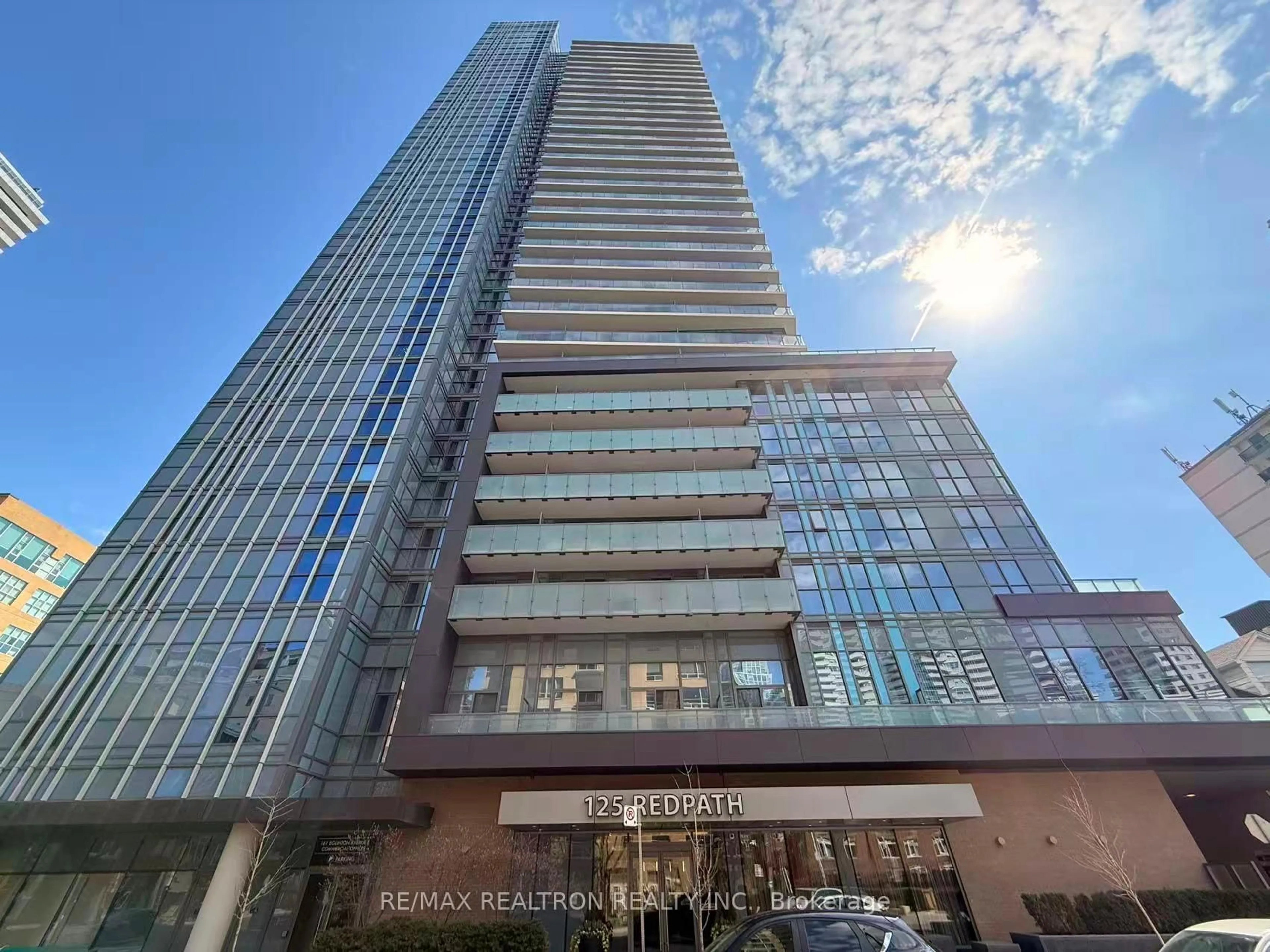 Indoor foyer for 125 Redpath Ave #3212, Toronto Ontario M4S 0B5