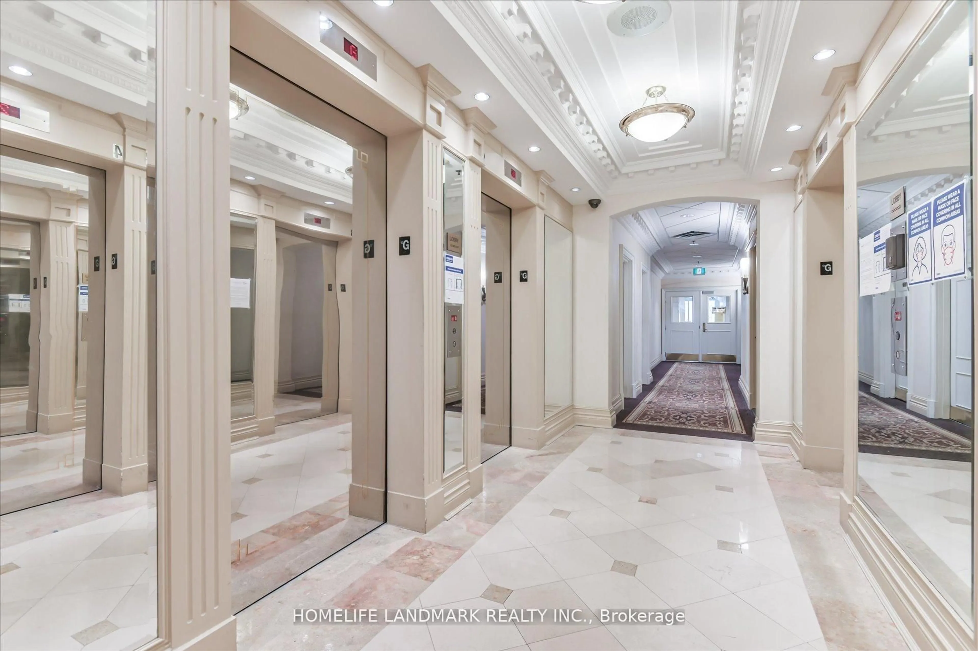 Indoor foyer for 18 Sommerset Way #206, Toronto Ontario M2N 6X5