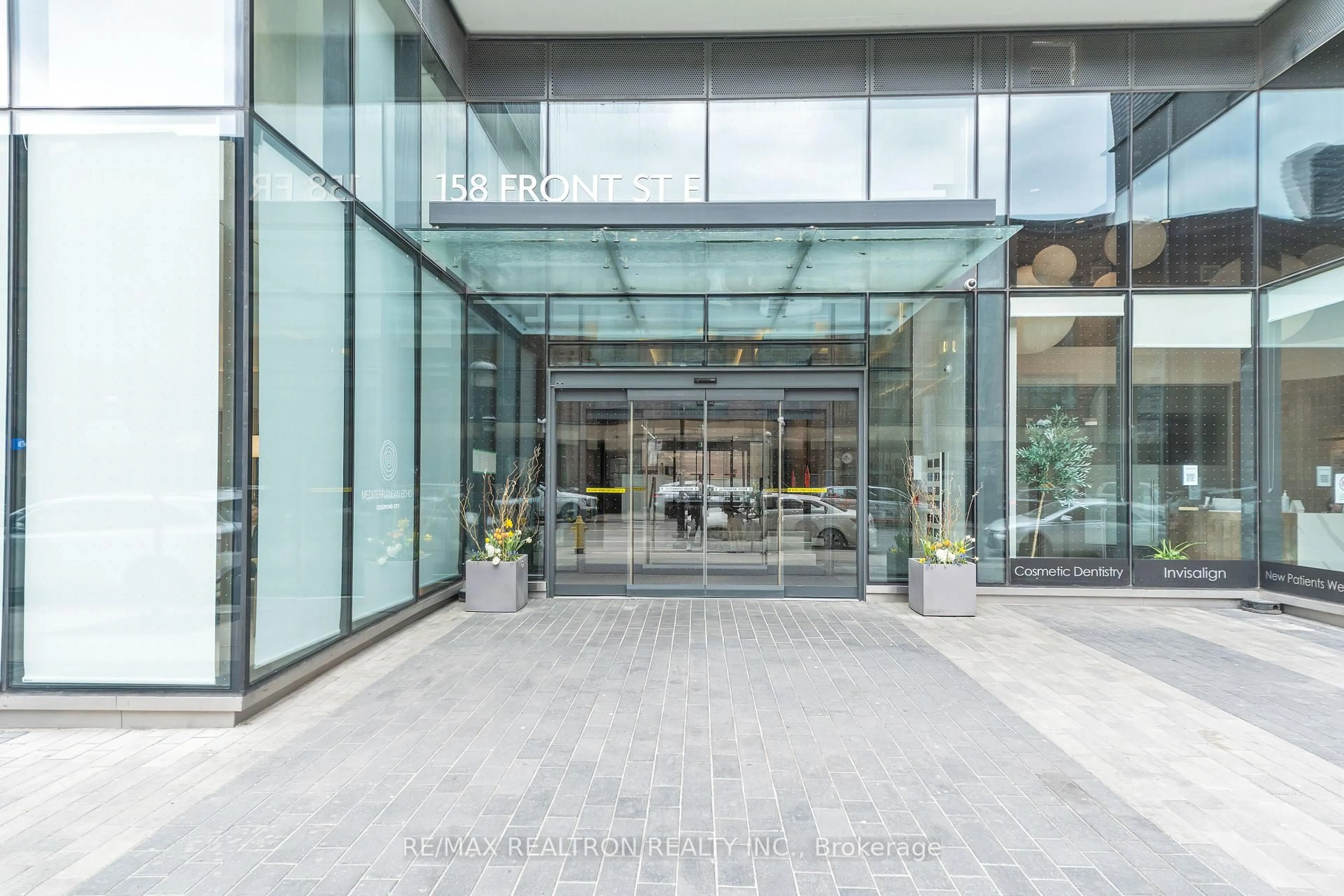 Indoor foyer for 158 Front St #203, Toronto Ontario M5A 0K9