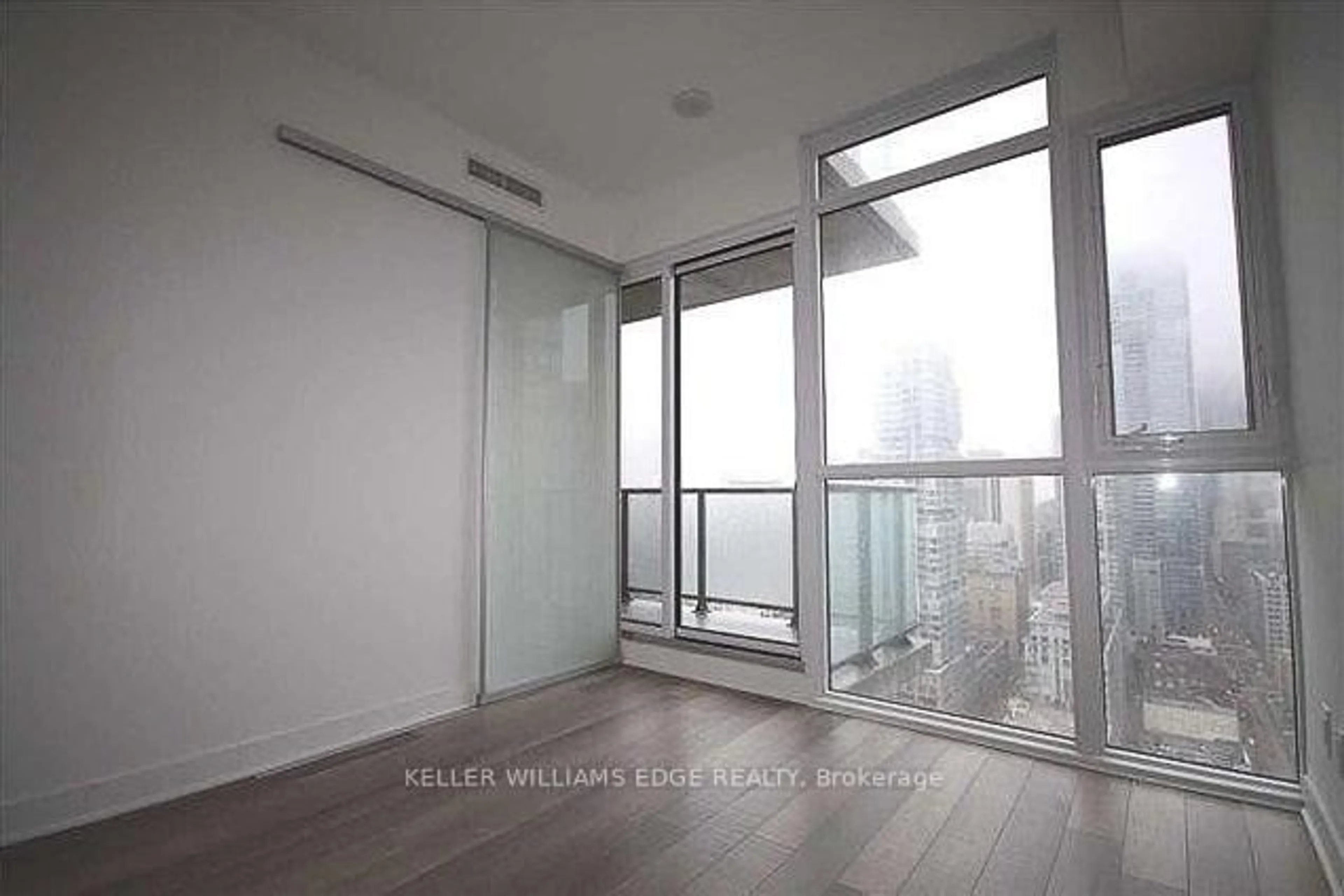 A pic of a room for 290 Adelaide St #2709, Toronto Ontario M5V 0P3