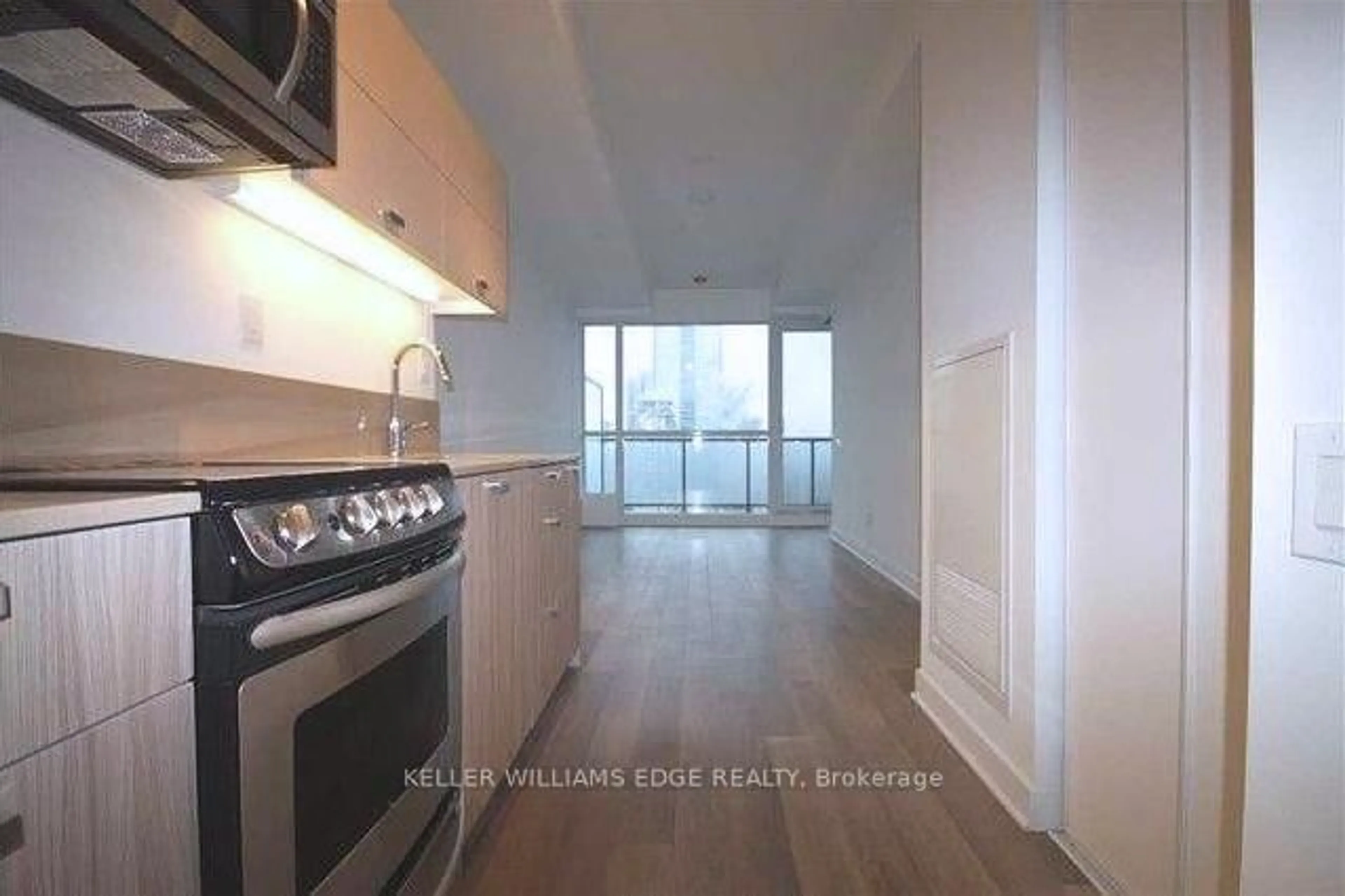 Standard kitchen, unknown for 290 Adelaide St #2709, Toronto Ontario M5V 0P3
