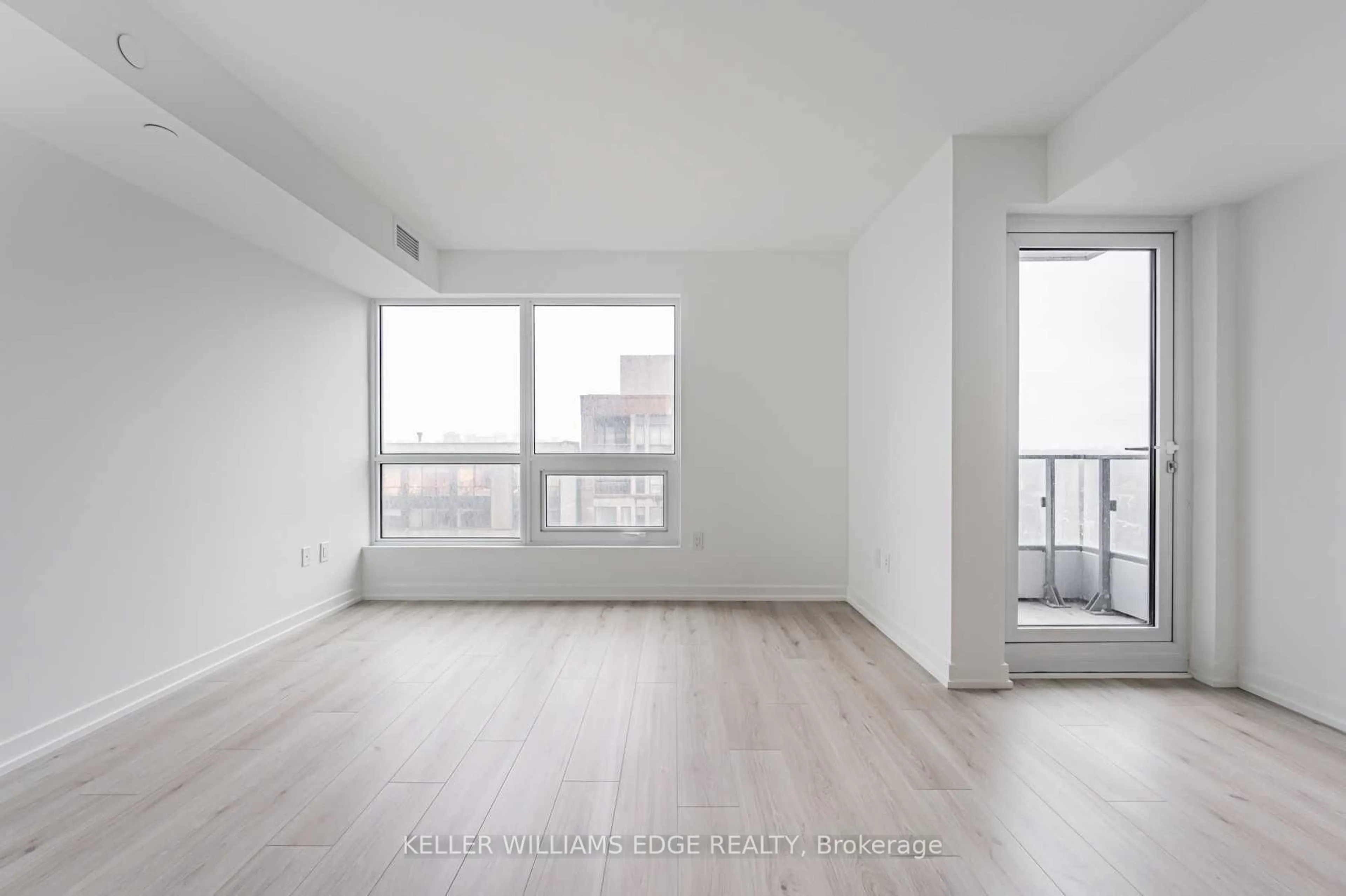 A pic of a room for 395 Bloor St #1307, Toronto Ontario M4W 0B4