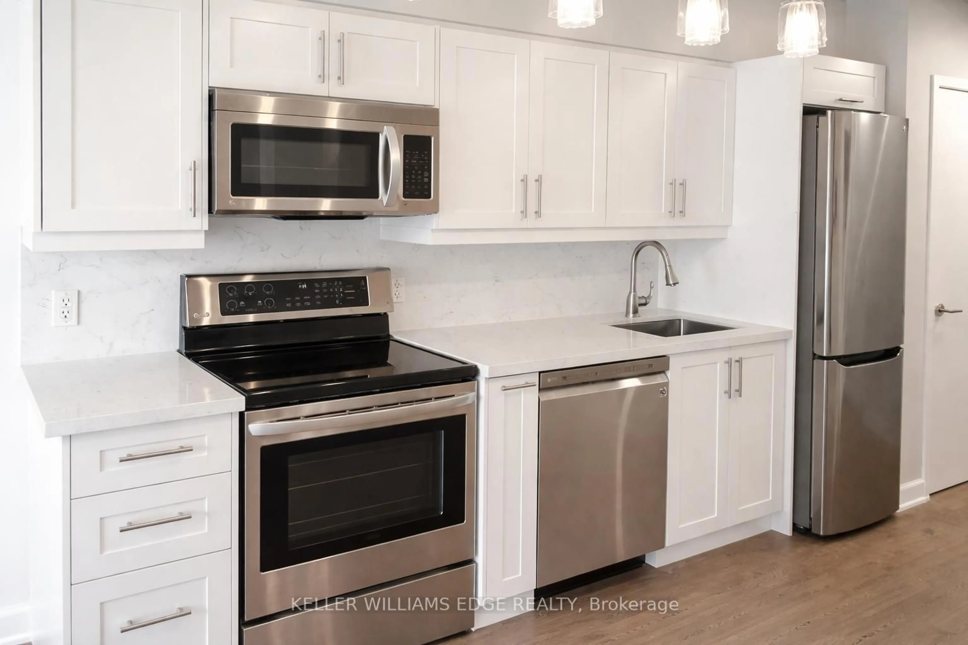 Standard kitchen, unknown for 21 Nelson St #1013, Toronto Ontario M5V 1T8