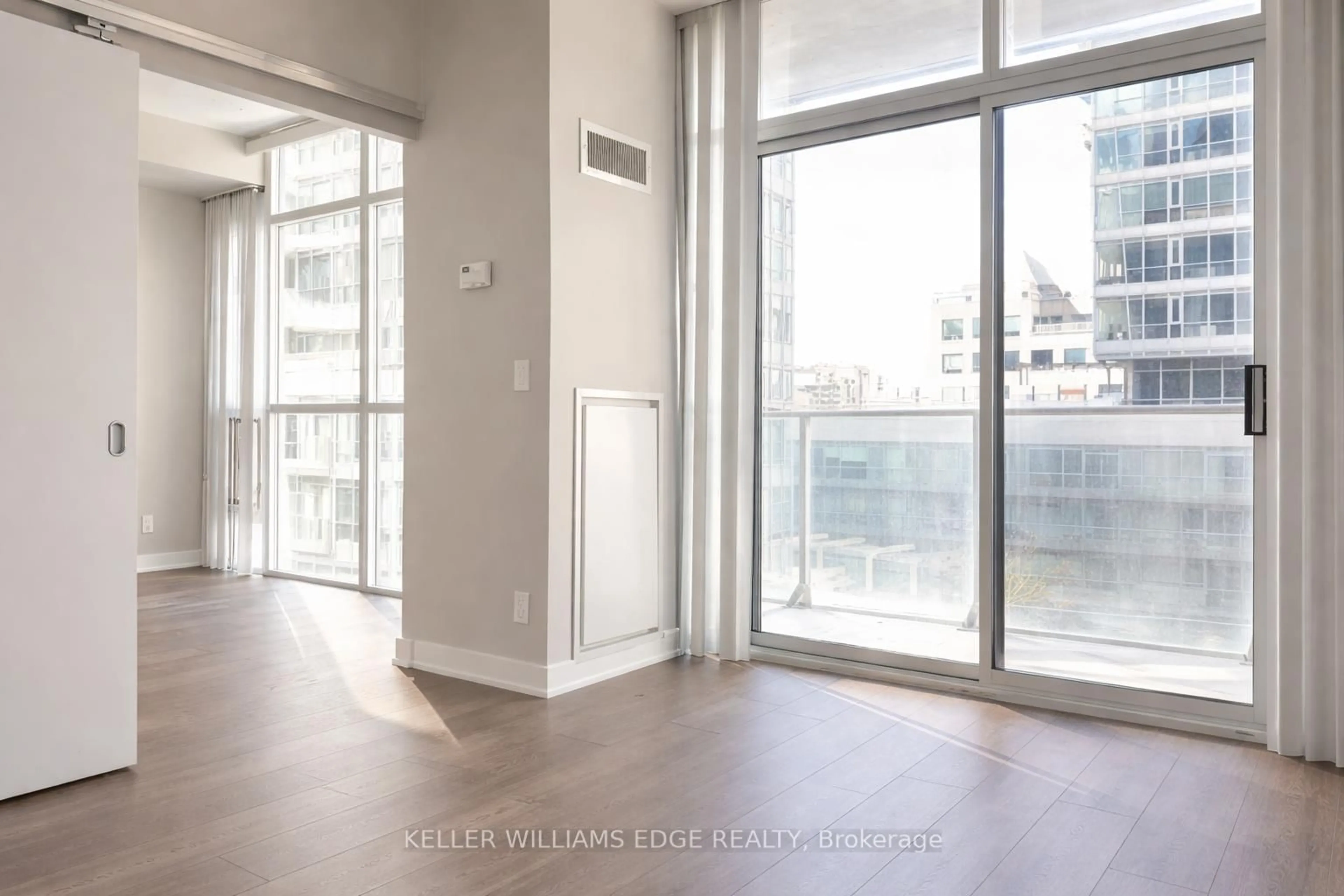 Unknown for 21 Nelson St #1013, Toronto Ontario M5V 1T8