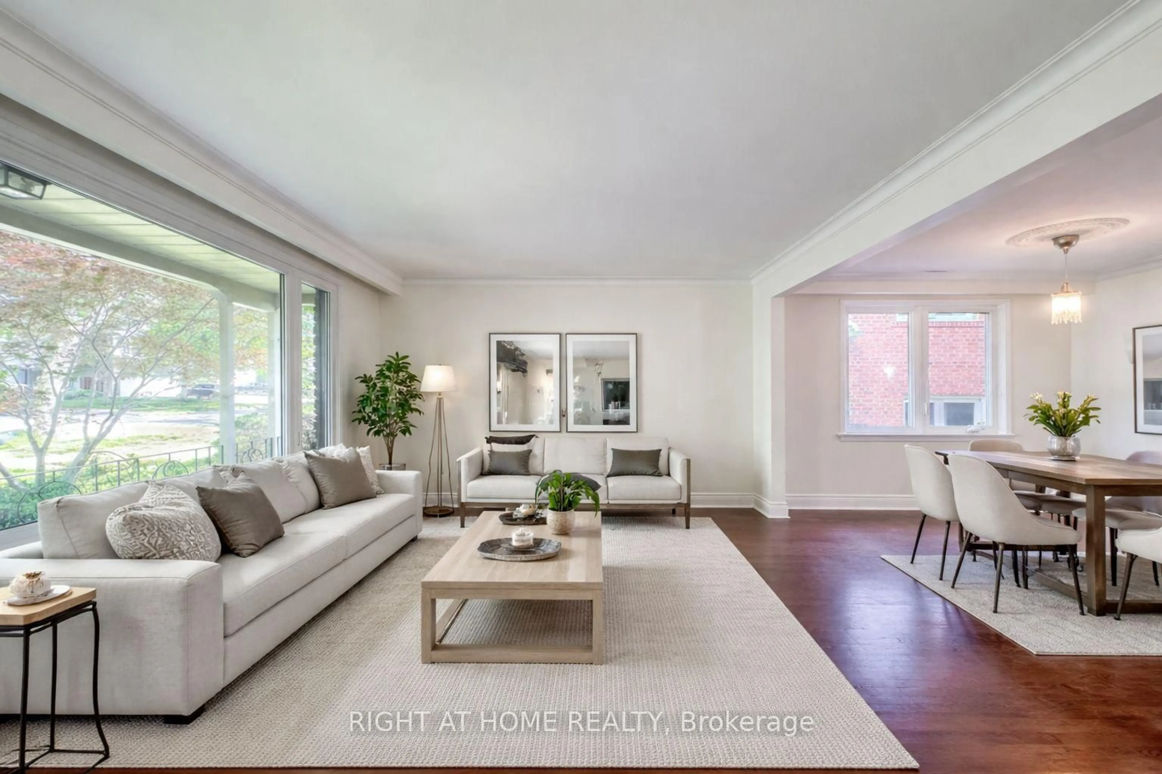 Living room with furniture, unknown for 15 Foursome Cres, Toronto Ontario M2P 1W1