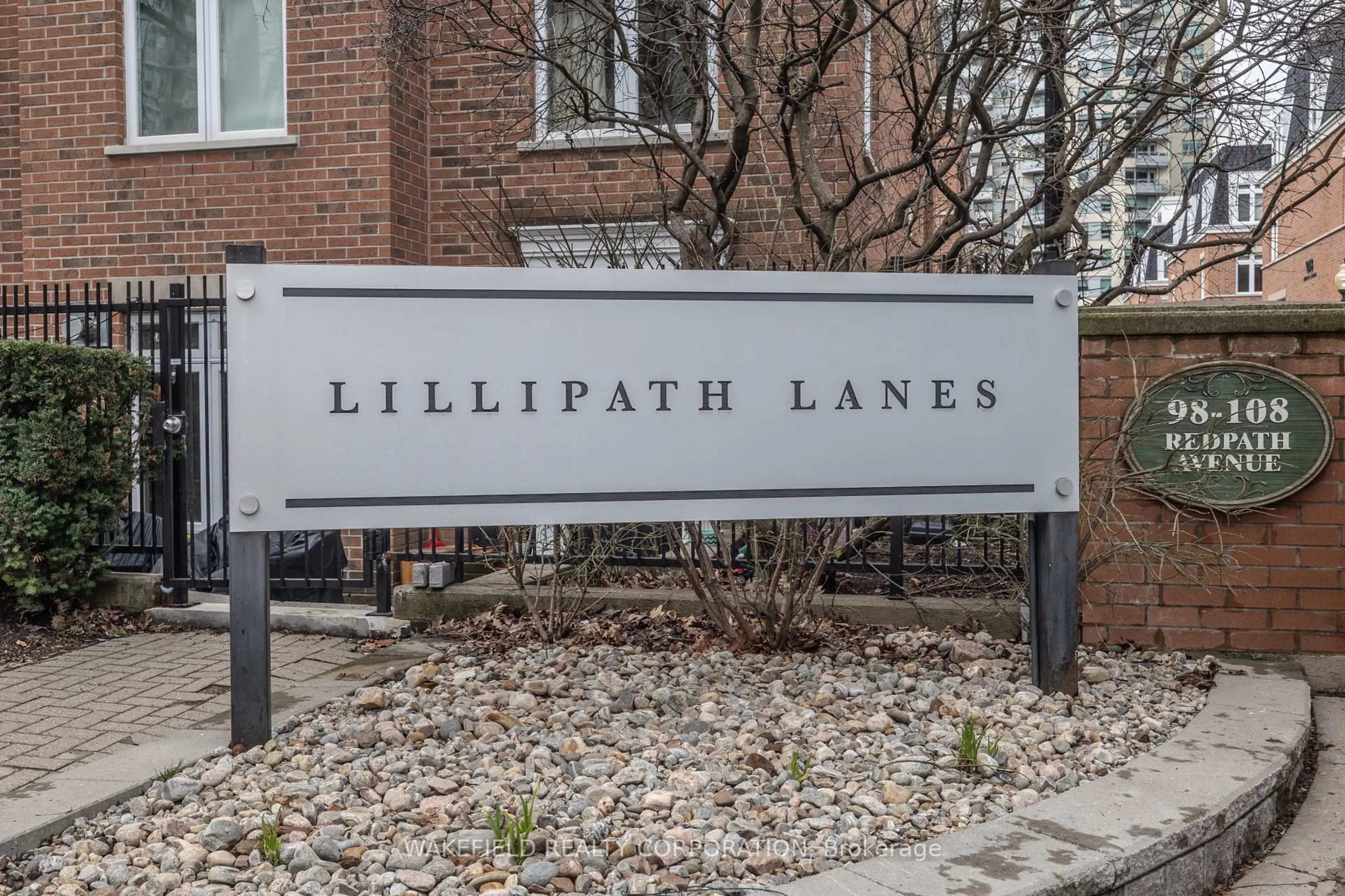 Indoor entryway for 89 Lillian St #02, Toronto Ontario M4S 2H7