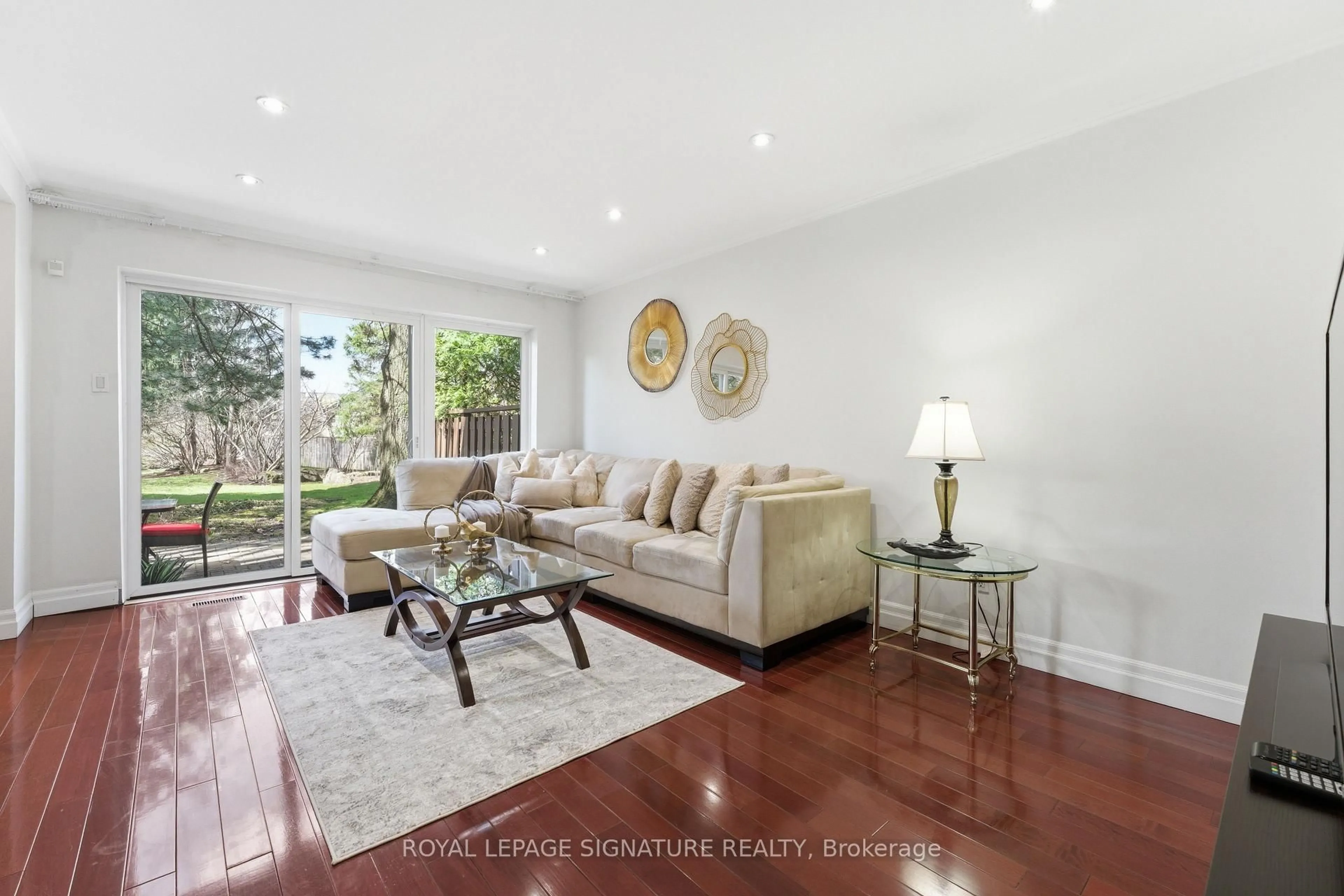 Living room with furniture, unknown for 6 Crimson Millway, Toronto Ontario M2L 1T6