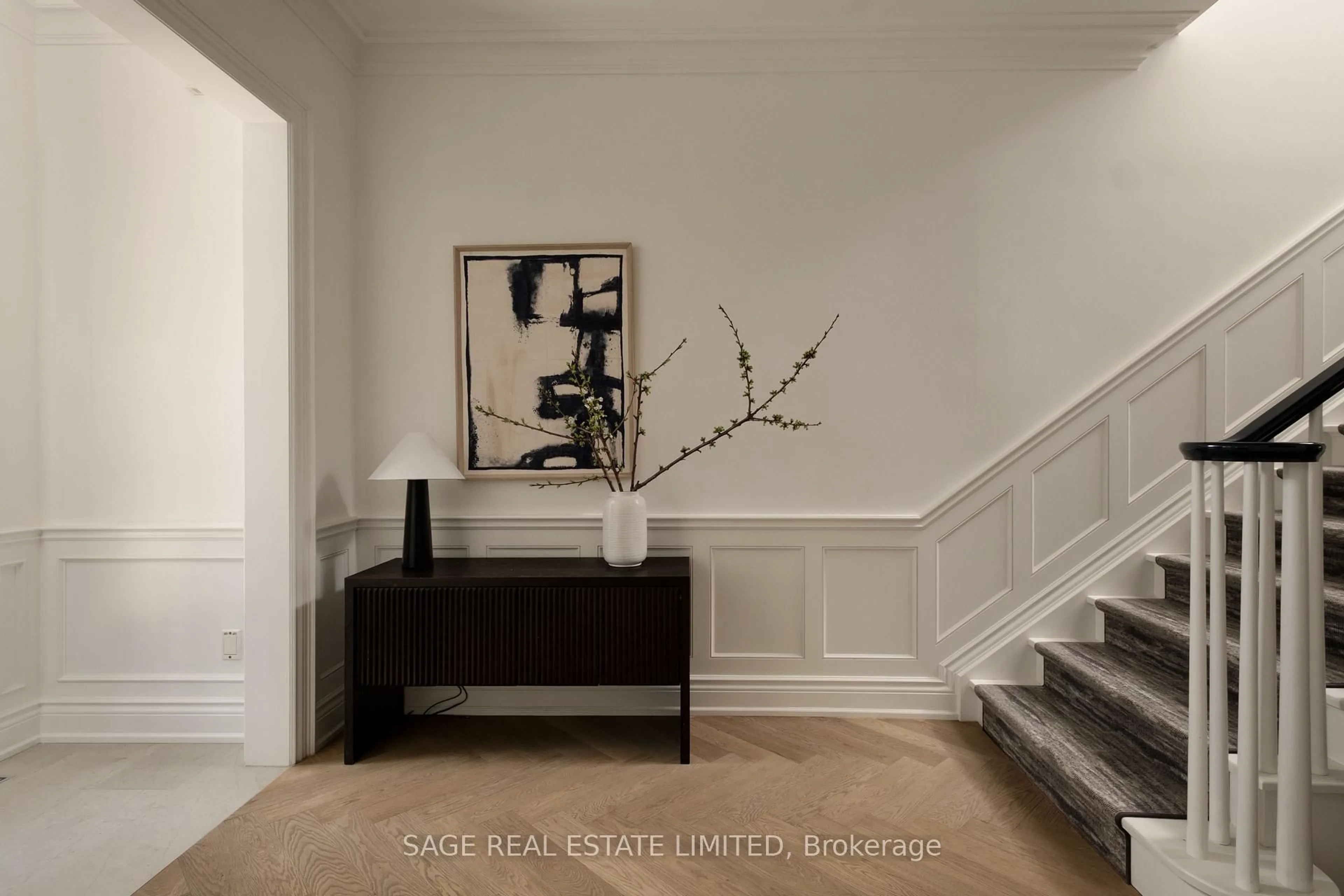 Indoor entryway for 68 Dawlish Ave, Toronto Ontario M4N 1H1