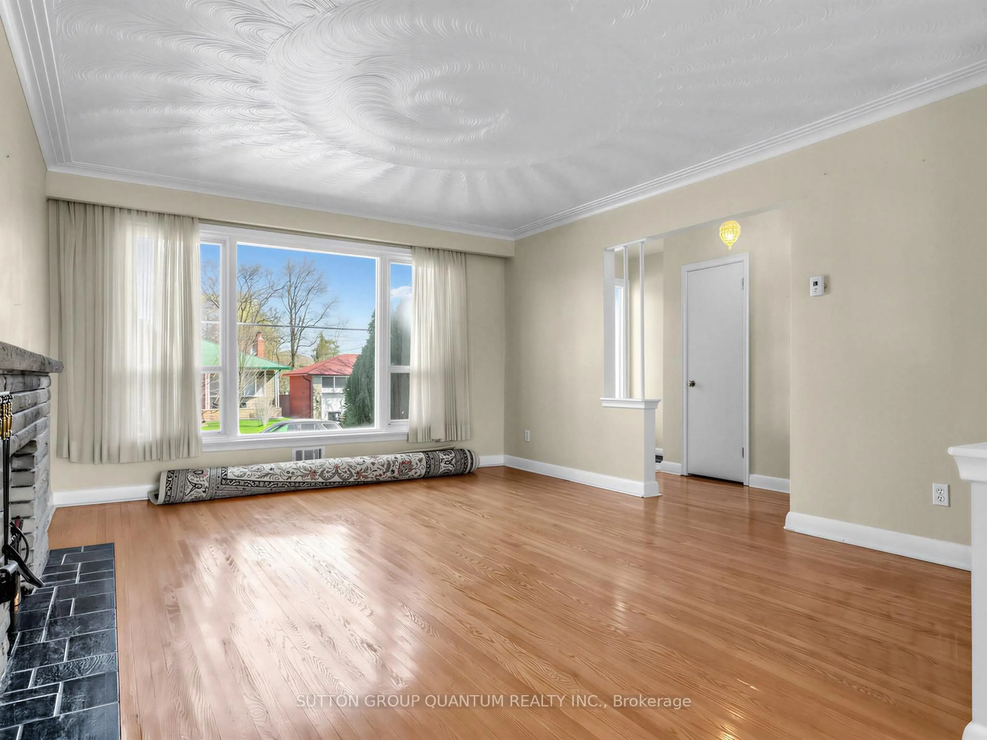 A pic of a room for 179 Betty Ann Dr, Toronto Ontario M2N 1X5