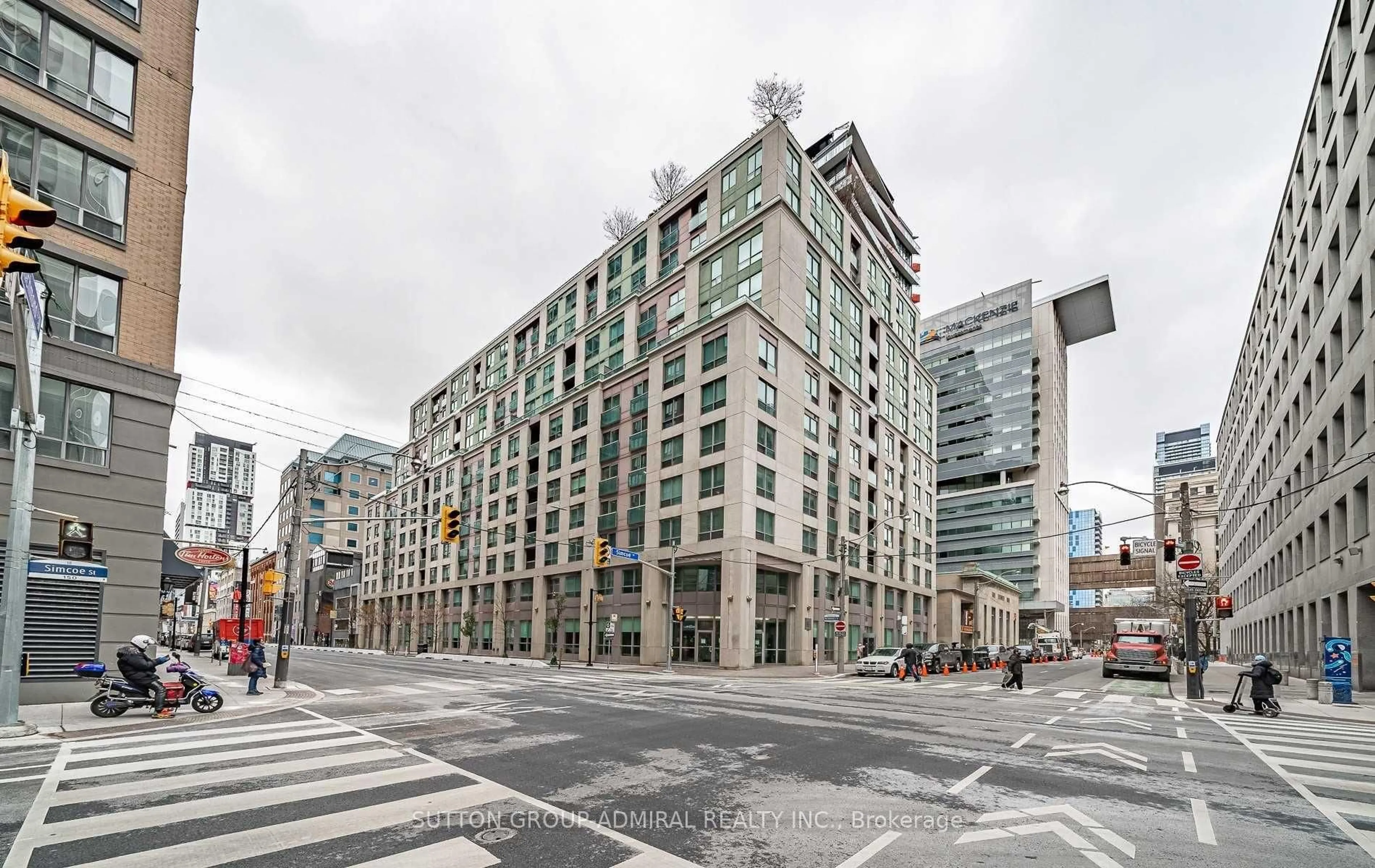 Patio, street for 168 Simcoe St #722, Toronto Ontario M5H 4C9