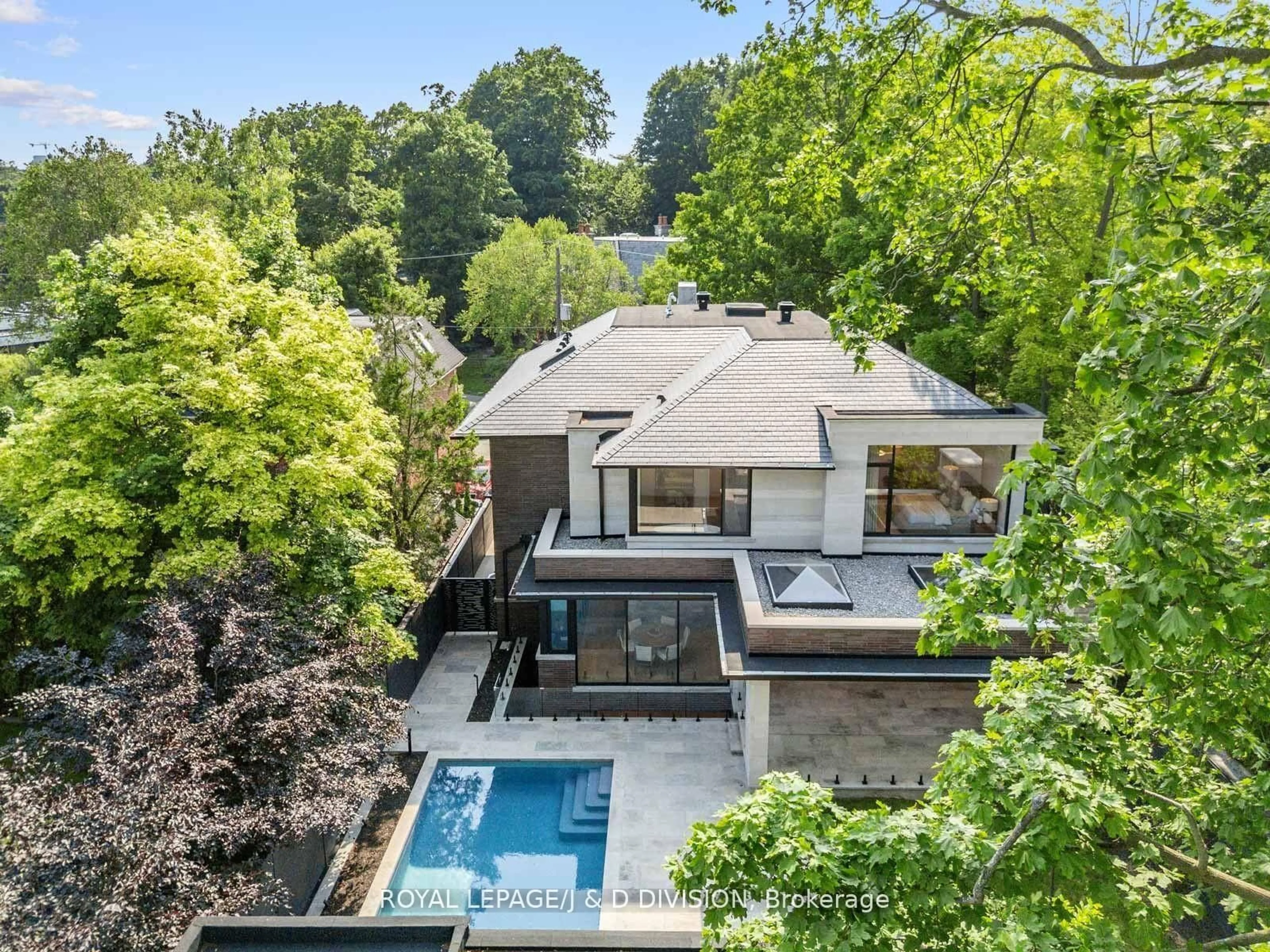 A pic from outside/outdoor area/front of a property/back of a property/a pic from drone, unknown for 5 Fidelia Ave, Toronto Ontario M4N 3E7