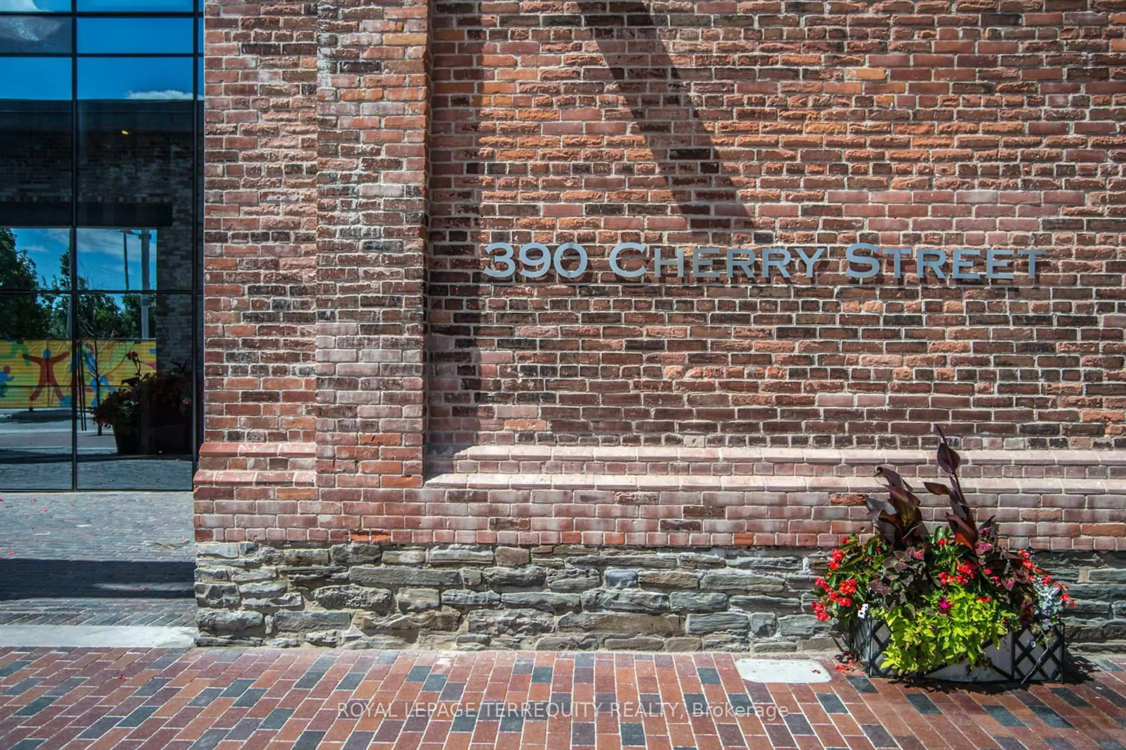 Unknown for 390 Cherry St #401, Toronto Ontario M5A 0E2