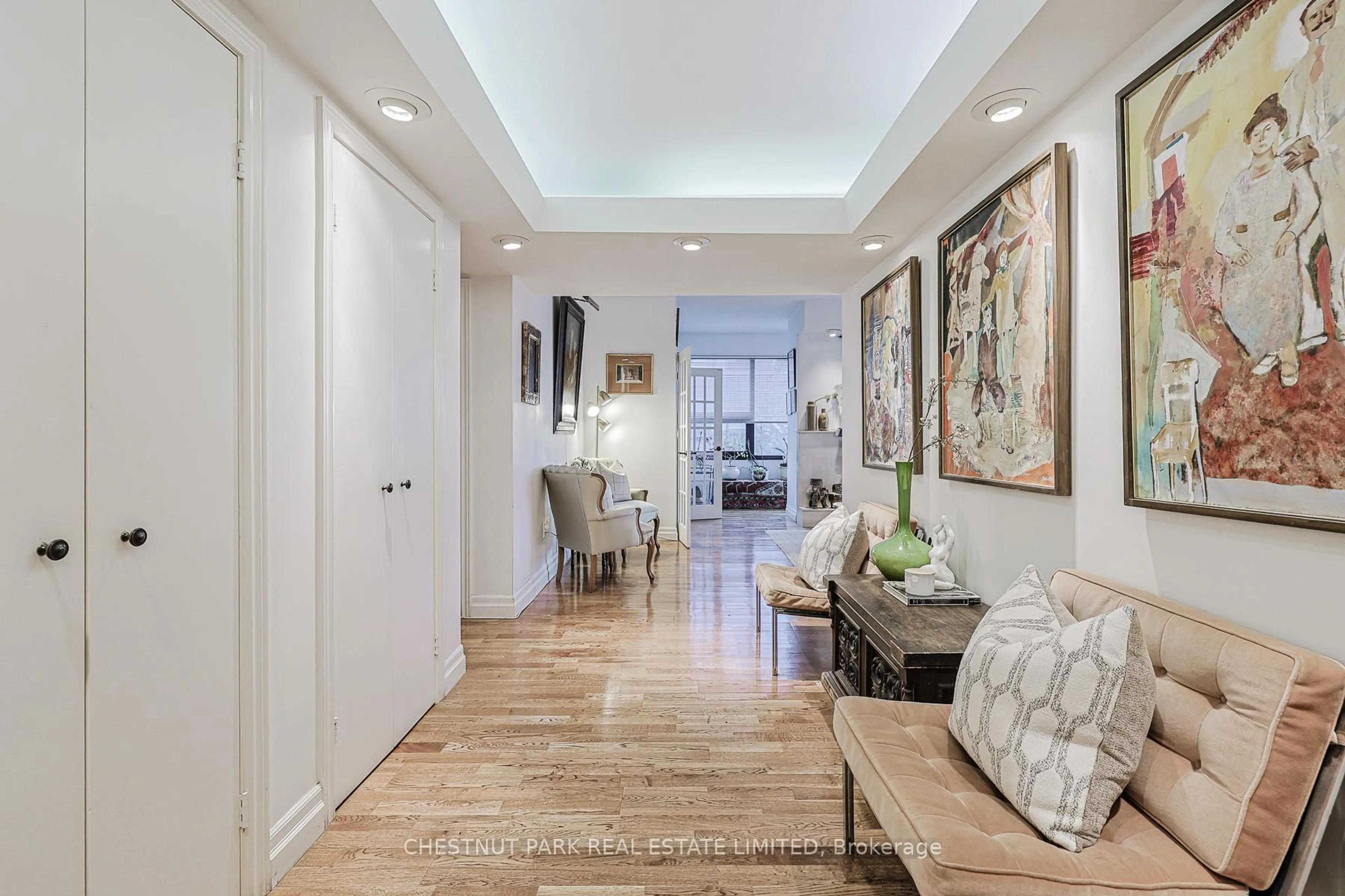 Indoor entryway for 70 Montclair Ave #PH2, Toronto Ontario M5P 1P7