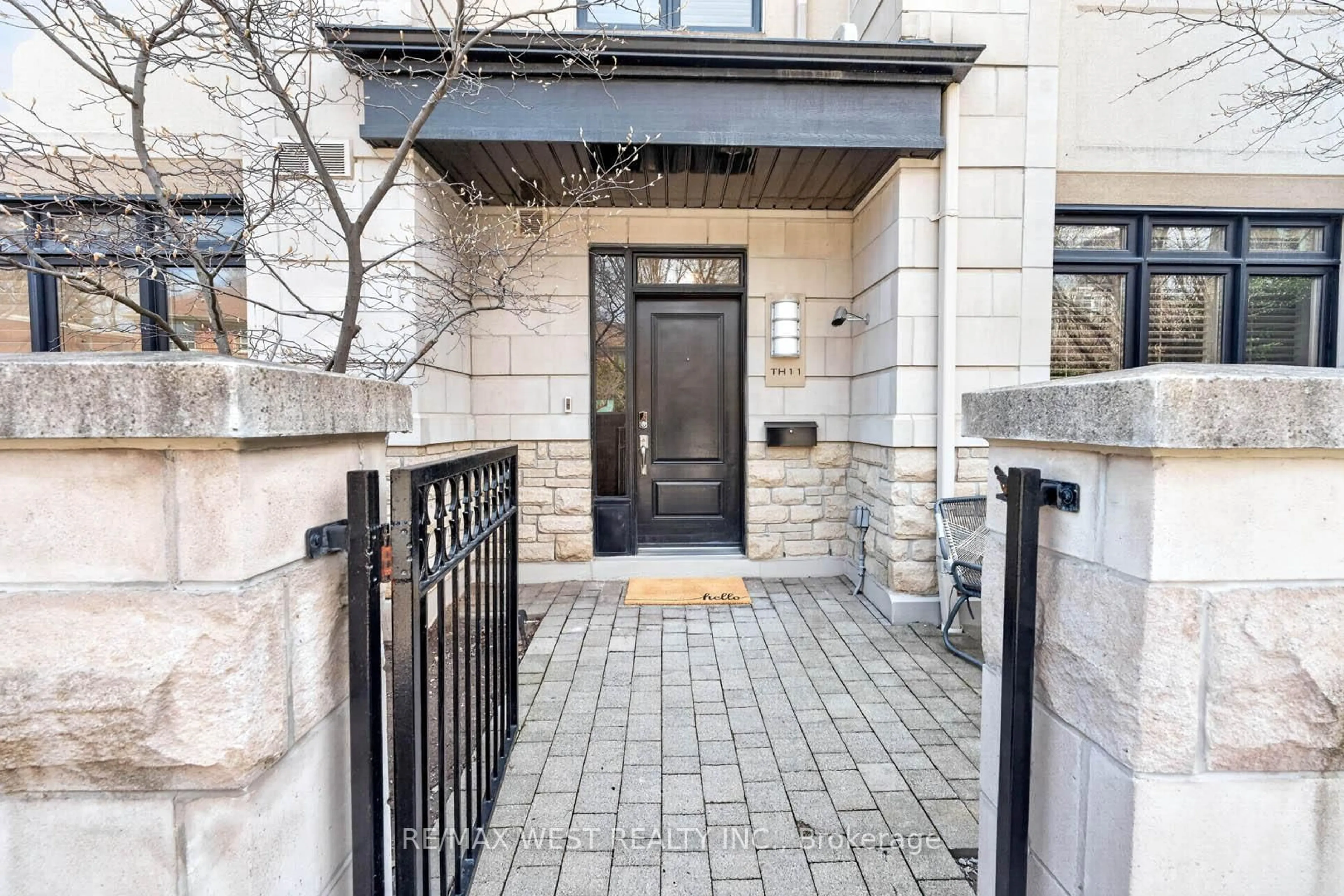 Indoor entryway for 7 Oakburn Cres #TH 11, Toronto Ontario M2N 2T5