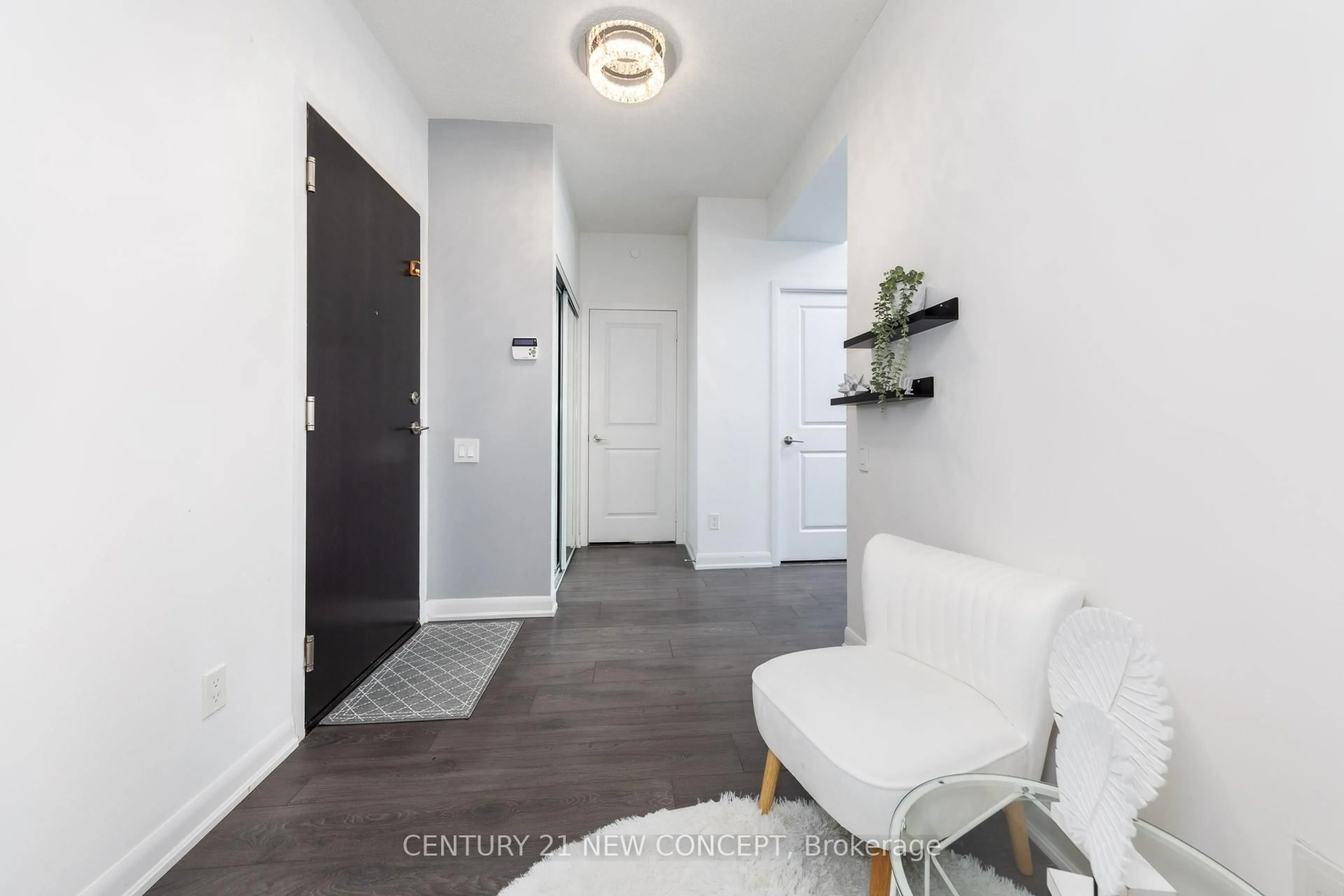 Indoor entryway for 5168 Yonge St #Lph603, Toronto Ontario M2N 0G1