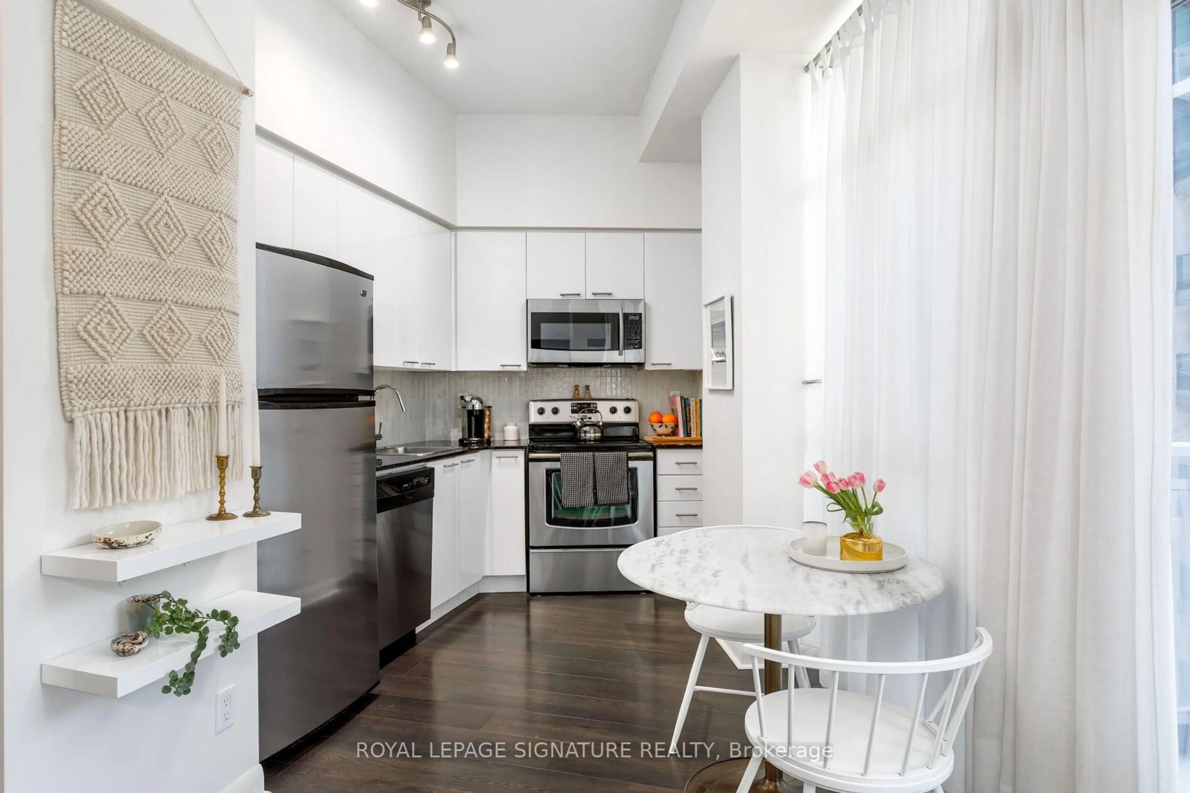 Unknown for 15 Bruyeres Mews #705, Toronto Ontario M5V 0A7