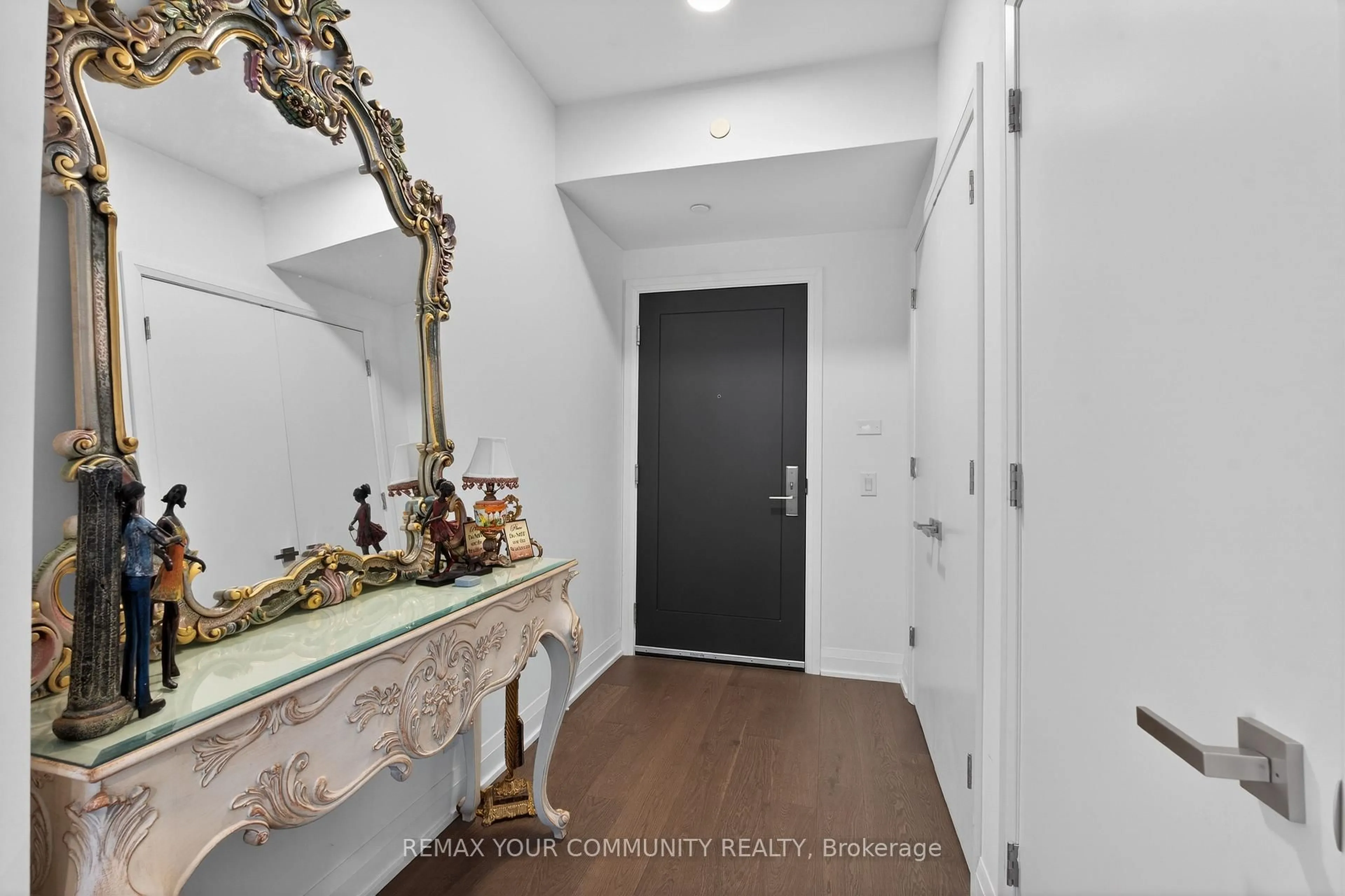 Indoor entryway for 33 Frederick Todd Way #1305, Toronto Ontario M4G 0C9