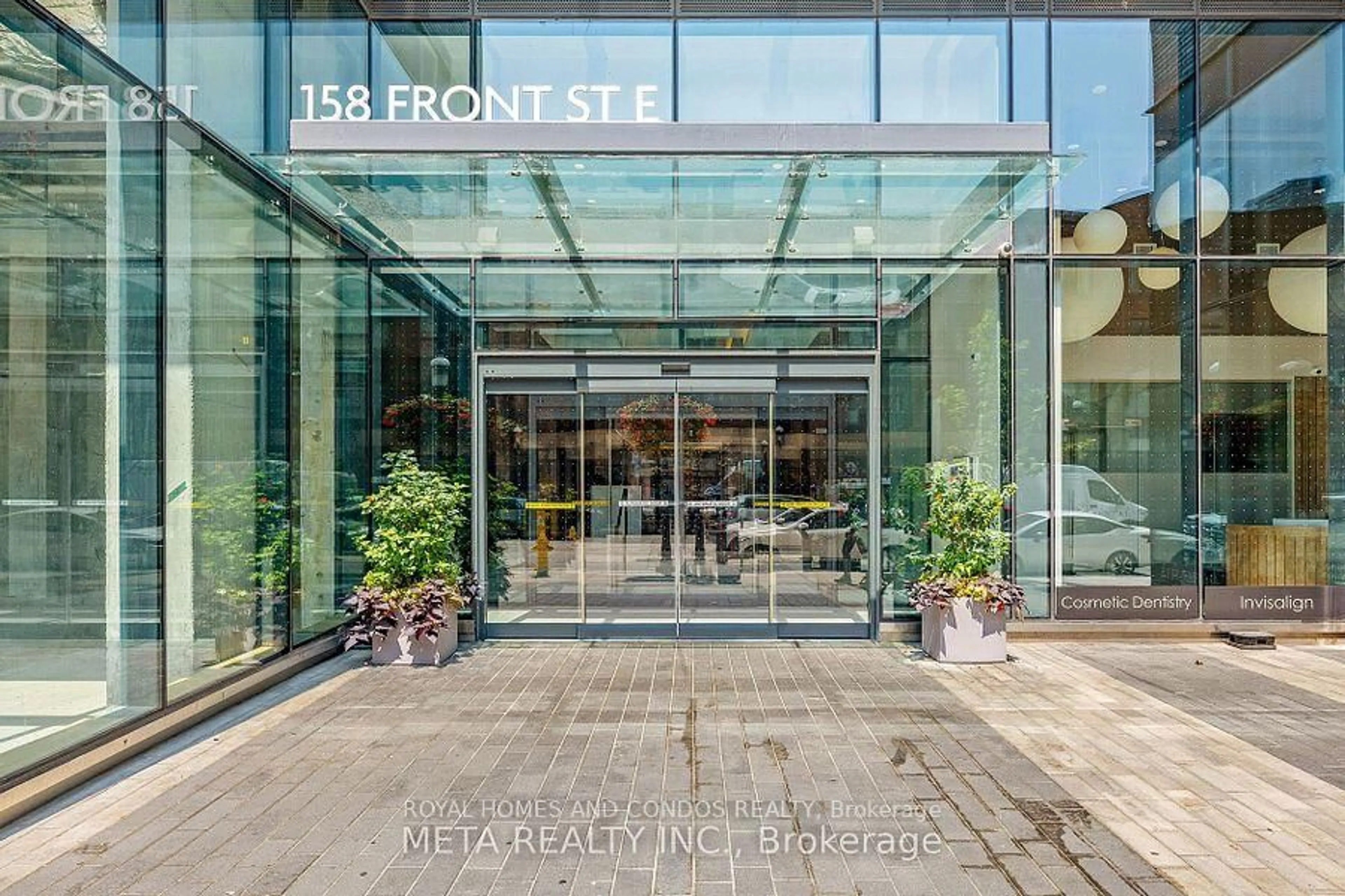 Indoor foyer for 158 Front St St #908, Toronto Ontario M5A 1E5