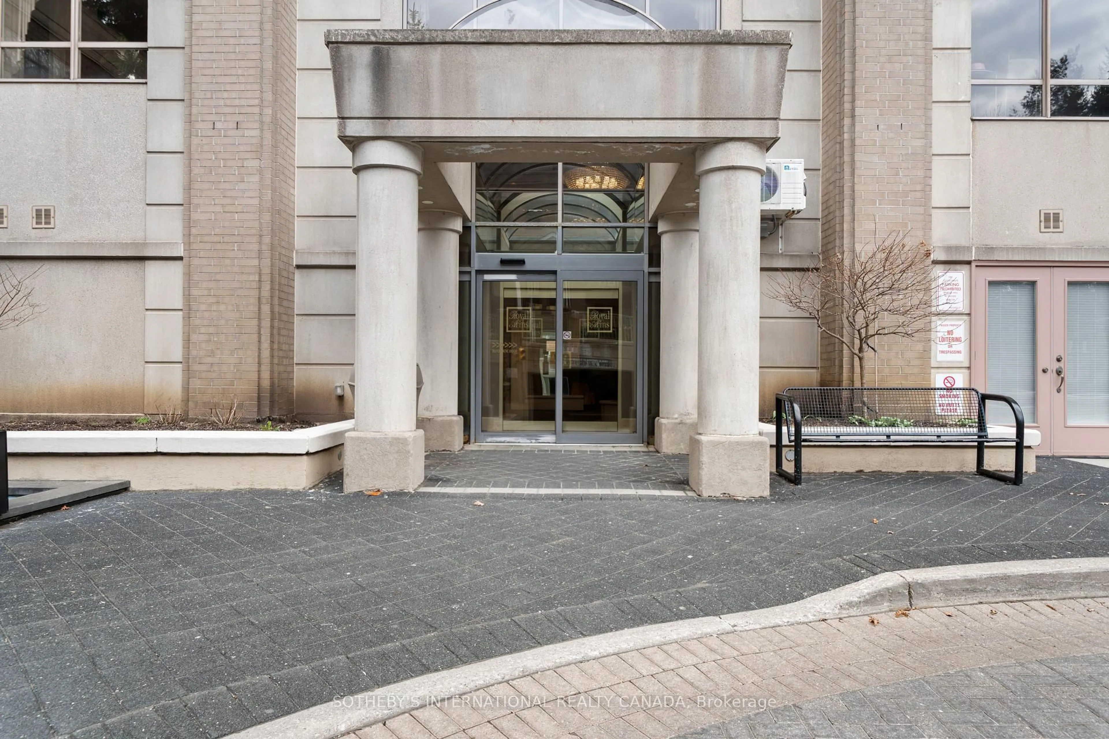 Indoor foyer for 5418 Yonge St #517, Toronto Ontario M2N 6X4