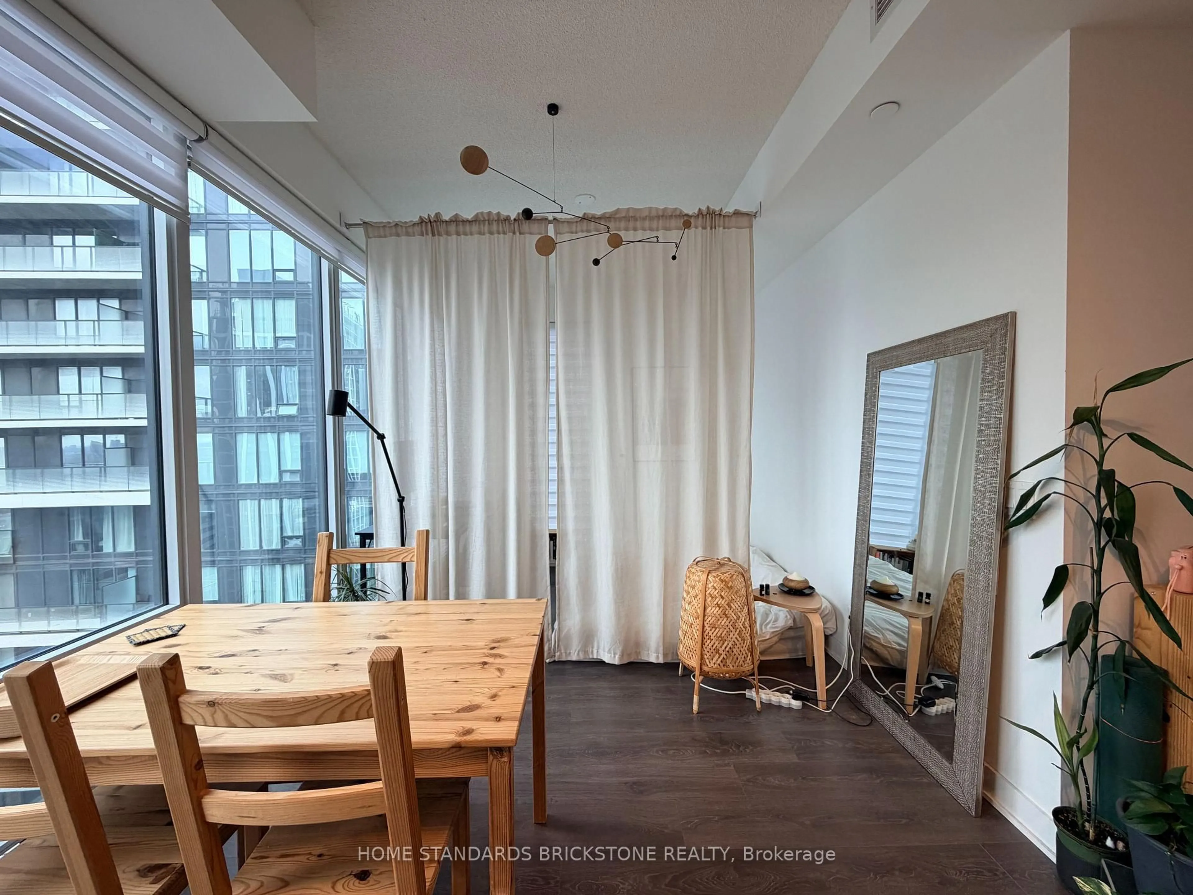 A pic of a room for 115 BLUE JAYS Way #4710, Toronto Ontario M5V 0N4