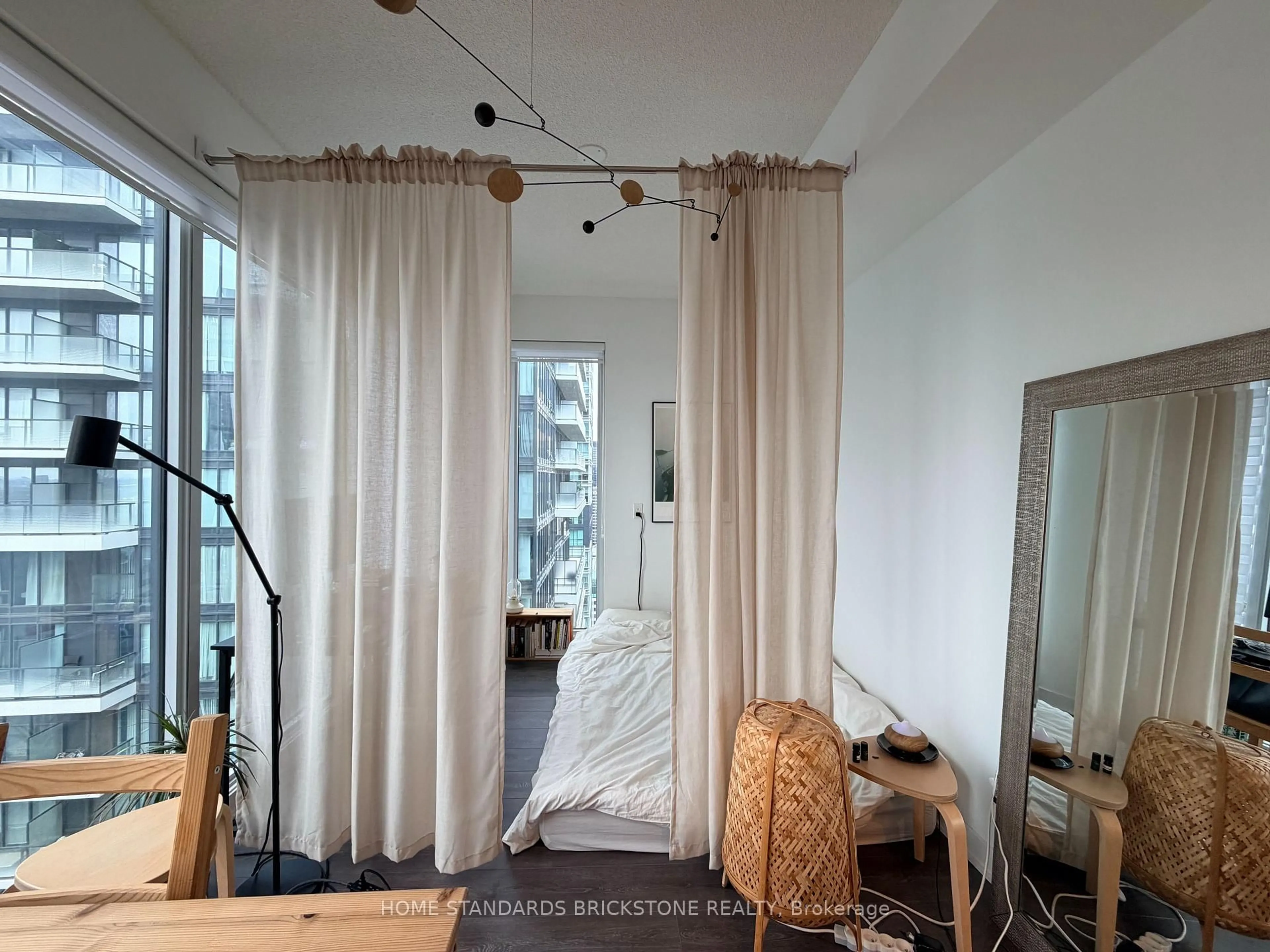 A pic of a room for 115 BLUE JAYS Way #4710, Toronto Ontario M5V 0N4