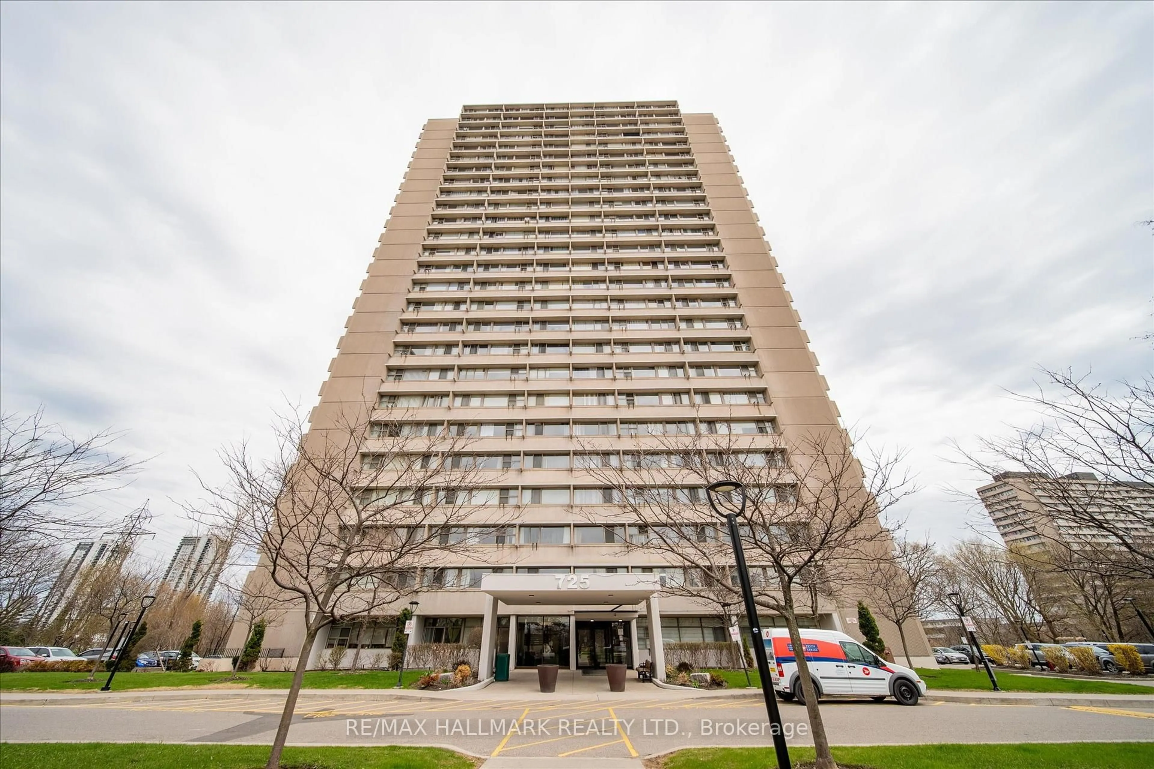 Indoor foyer for 725 Don Mills Rd #1101, Toronto Ontario M3C 1S6
